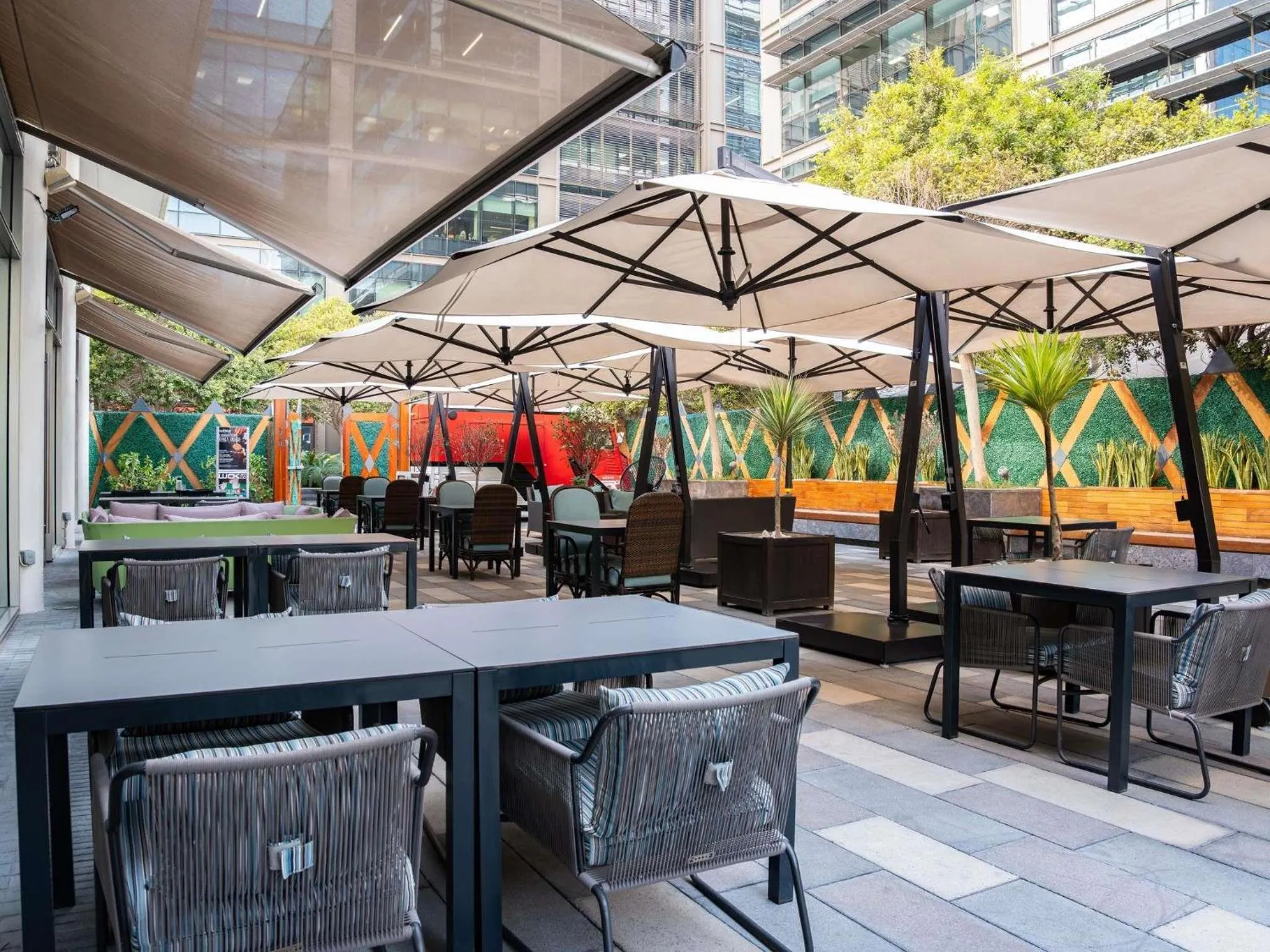 Restaurant/places to eat in ibis Dubai One Central