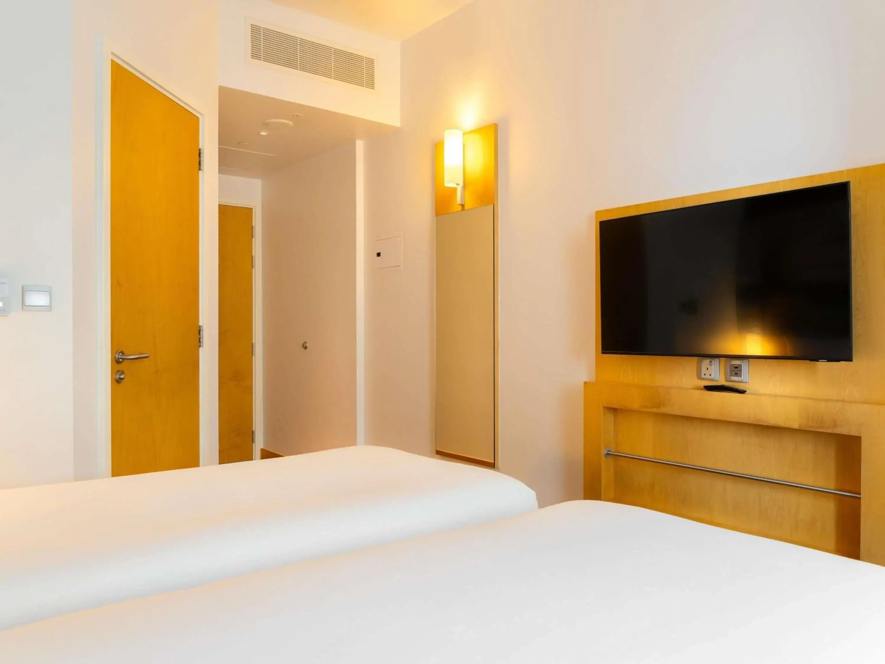 Bedroom, Bed in ibis Dubai One Central Bedroom, Bed in ibis Dubai One Central