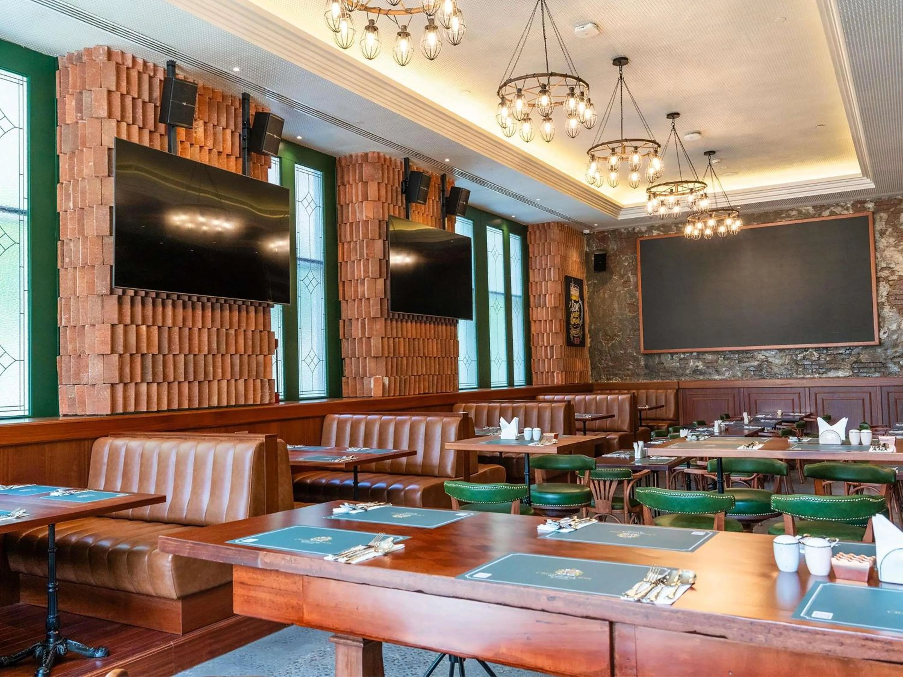 Lounge or bar in ibis Dubai One Central