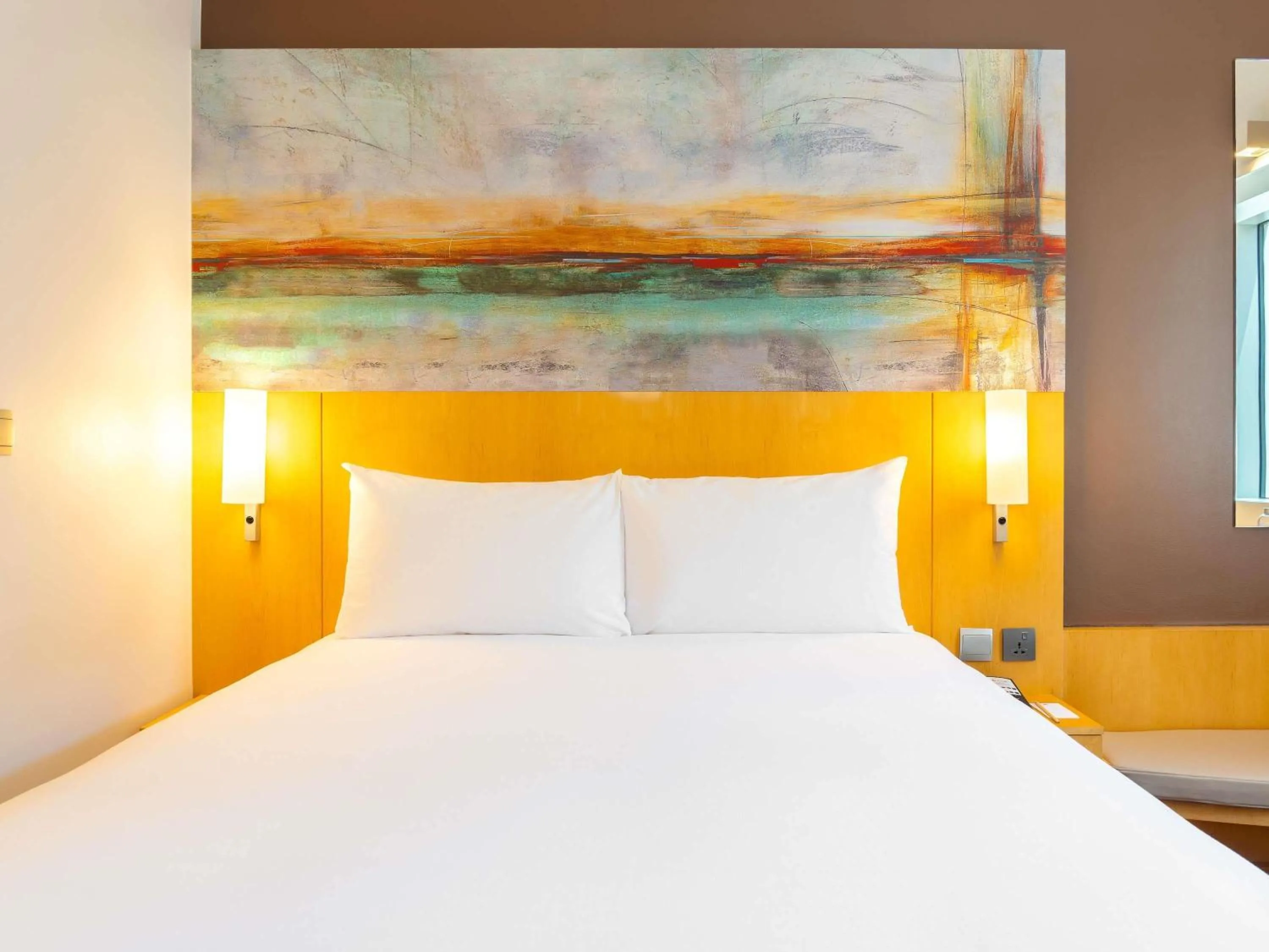 Bedroom, Bed in ibis Dubai One Central