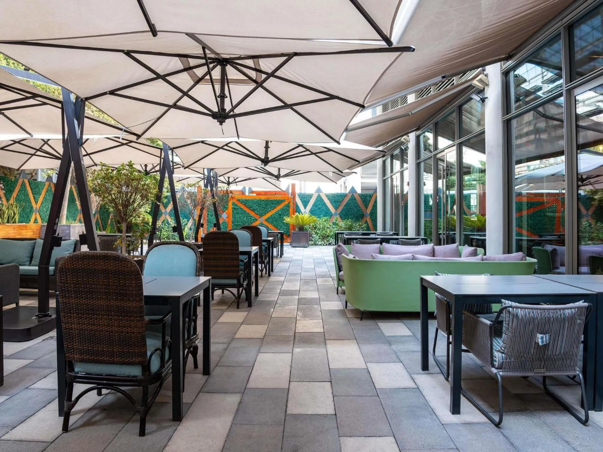 Restaurant/places to eat in ibis Dubai One Central