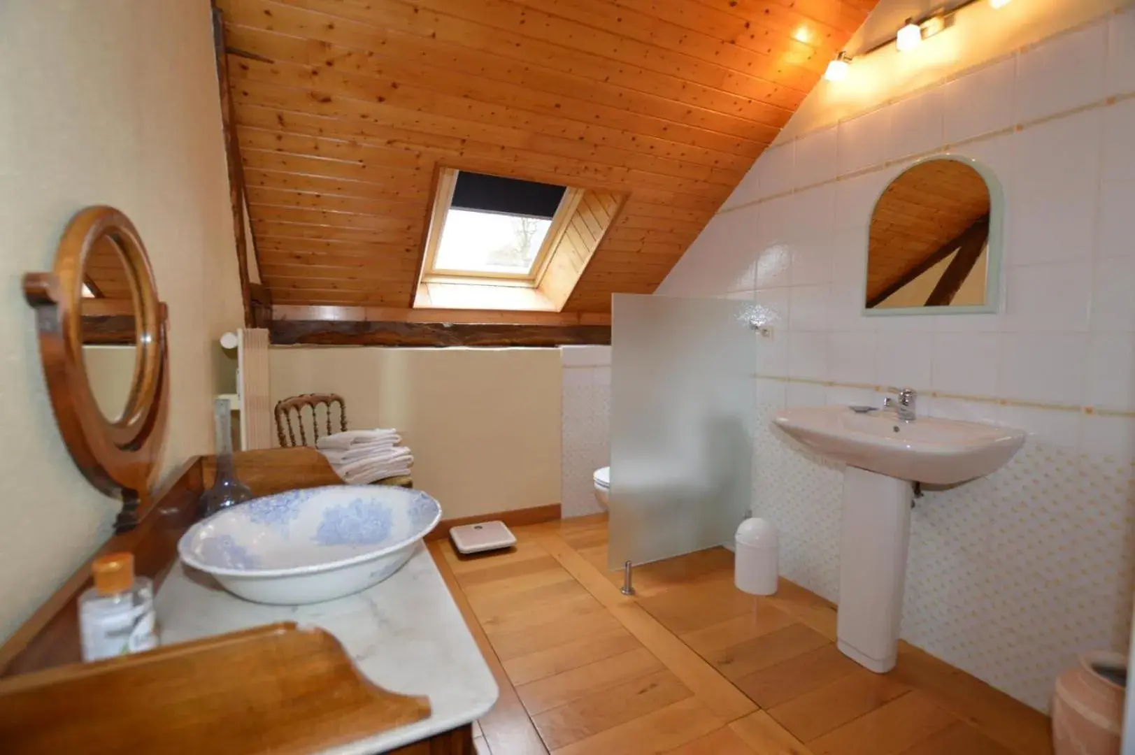 Triple Room - single occupancy in Maison d'hôtes de l'Huardière Triple Room - single occupancy in Maison d'hôtes de l'Huardière