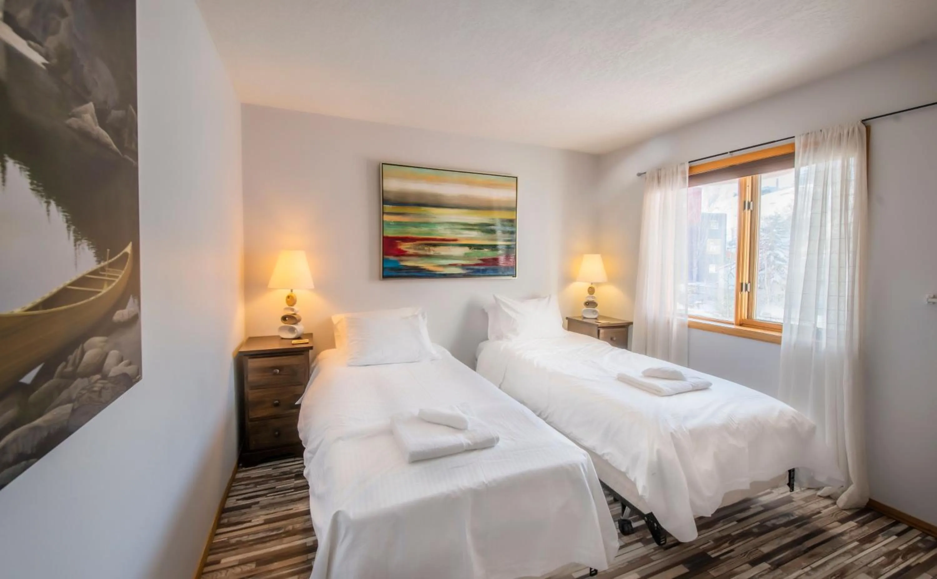 Bed in Aurora Bayside Inn