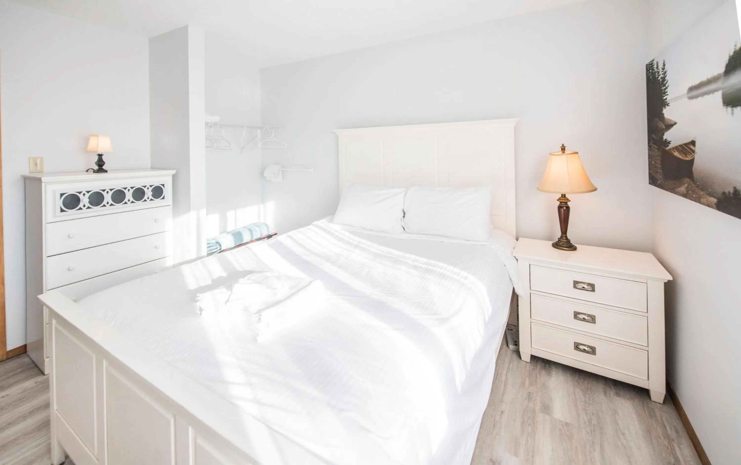 Bed in Aurora Bayside Inn