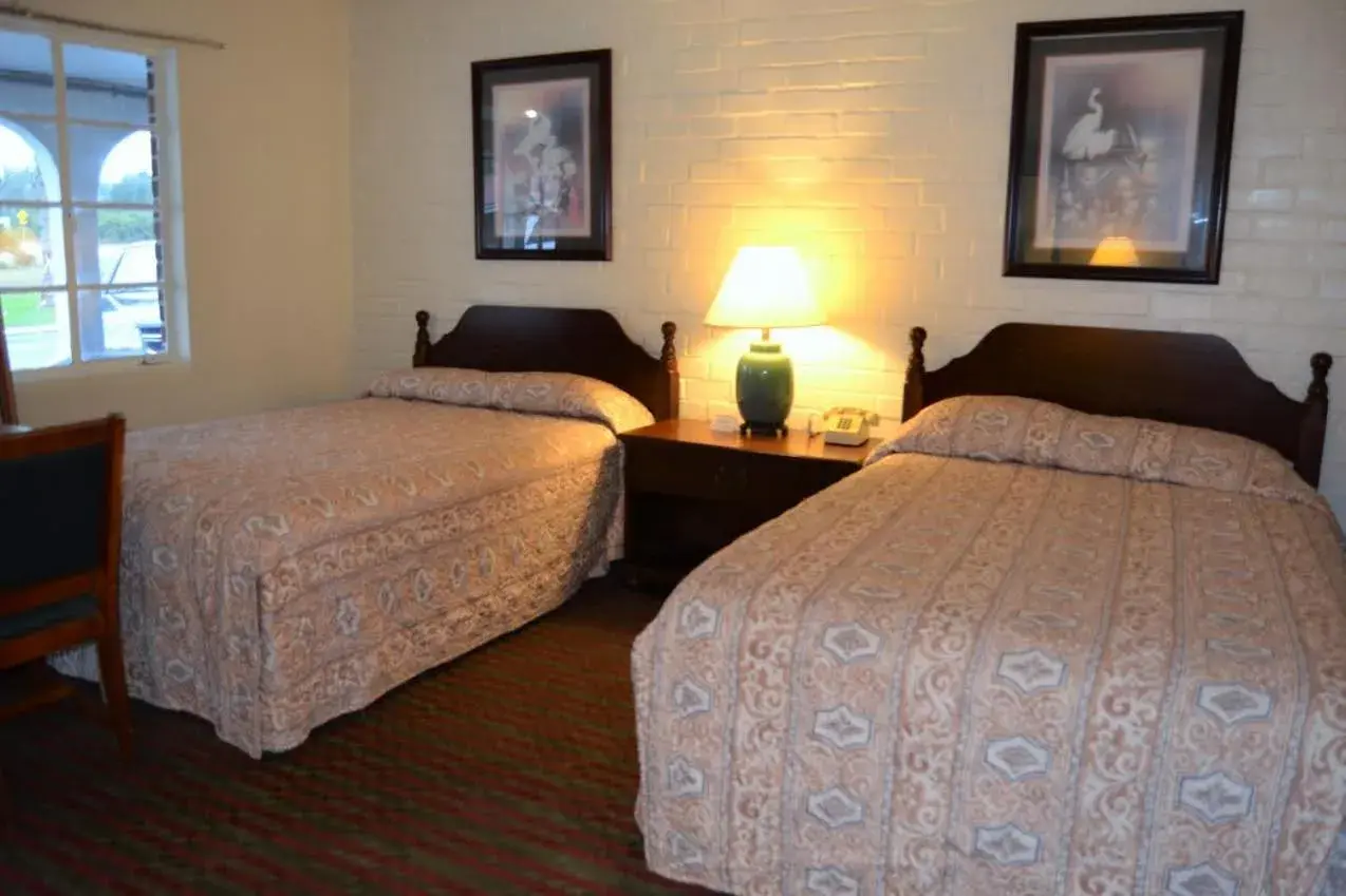 Double Room with Two Double Beds - Smoking in Motel Jesup Double Room with Two Double Beds - Smoking in Motel Jesup