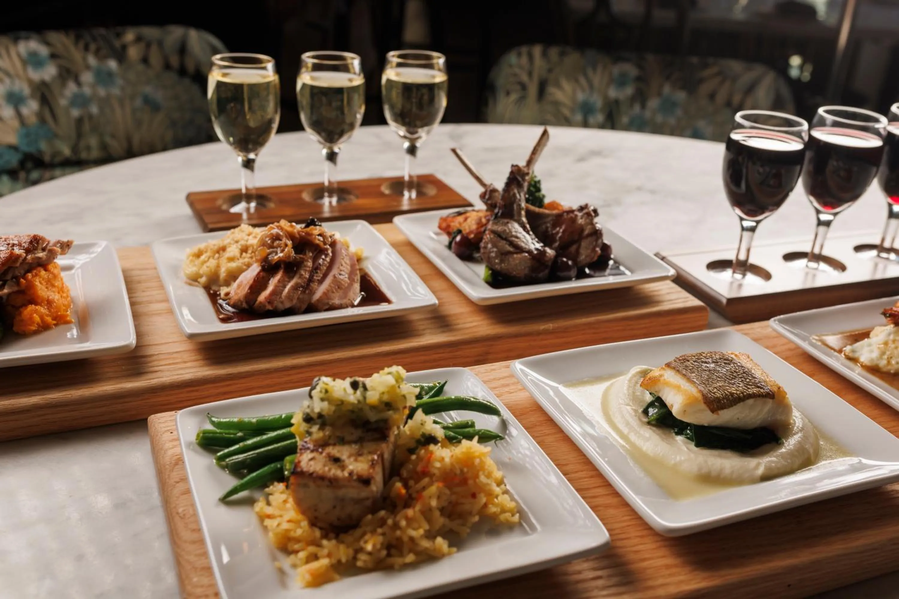 Restaurant/places to eat in Porter Square Hotel