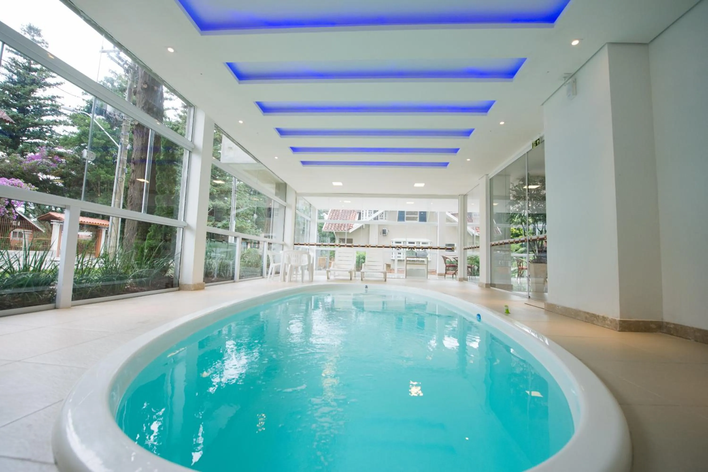 Swimming pool in Sky Premium Hotel Gramado - Ótima Localização