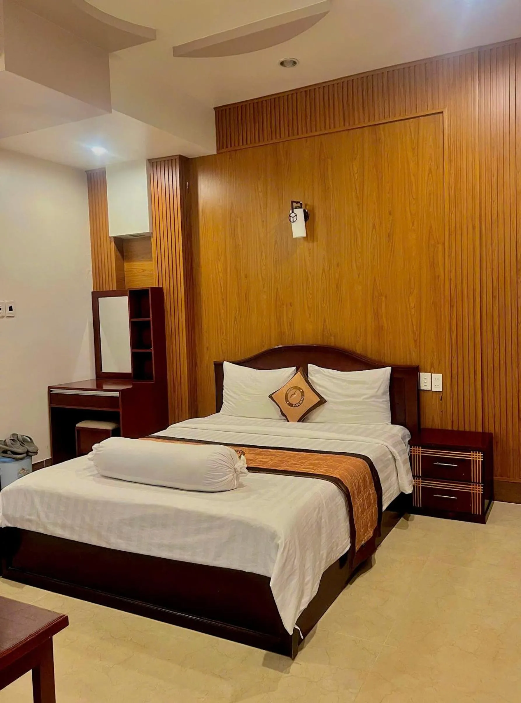 Photo of the whole room, Bed in Phuc Hung Hotel