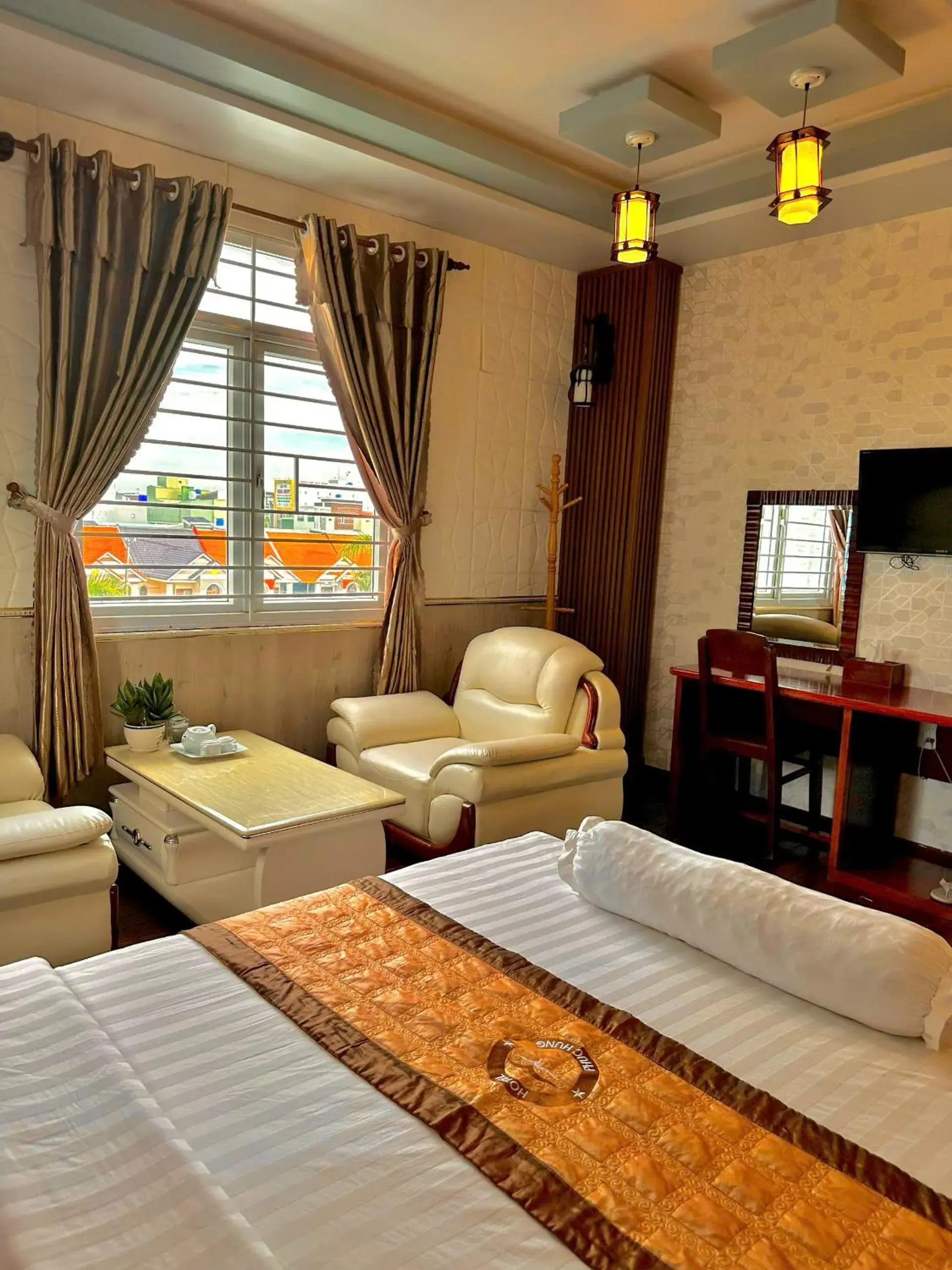 Seating area, Bed in Phuc Hung 2 Hotel Seating area, Bed in Phuc Hung 2 Hotel
