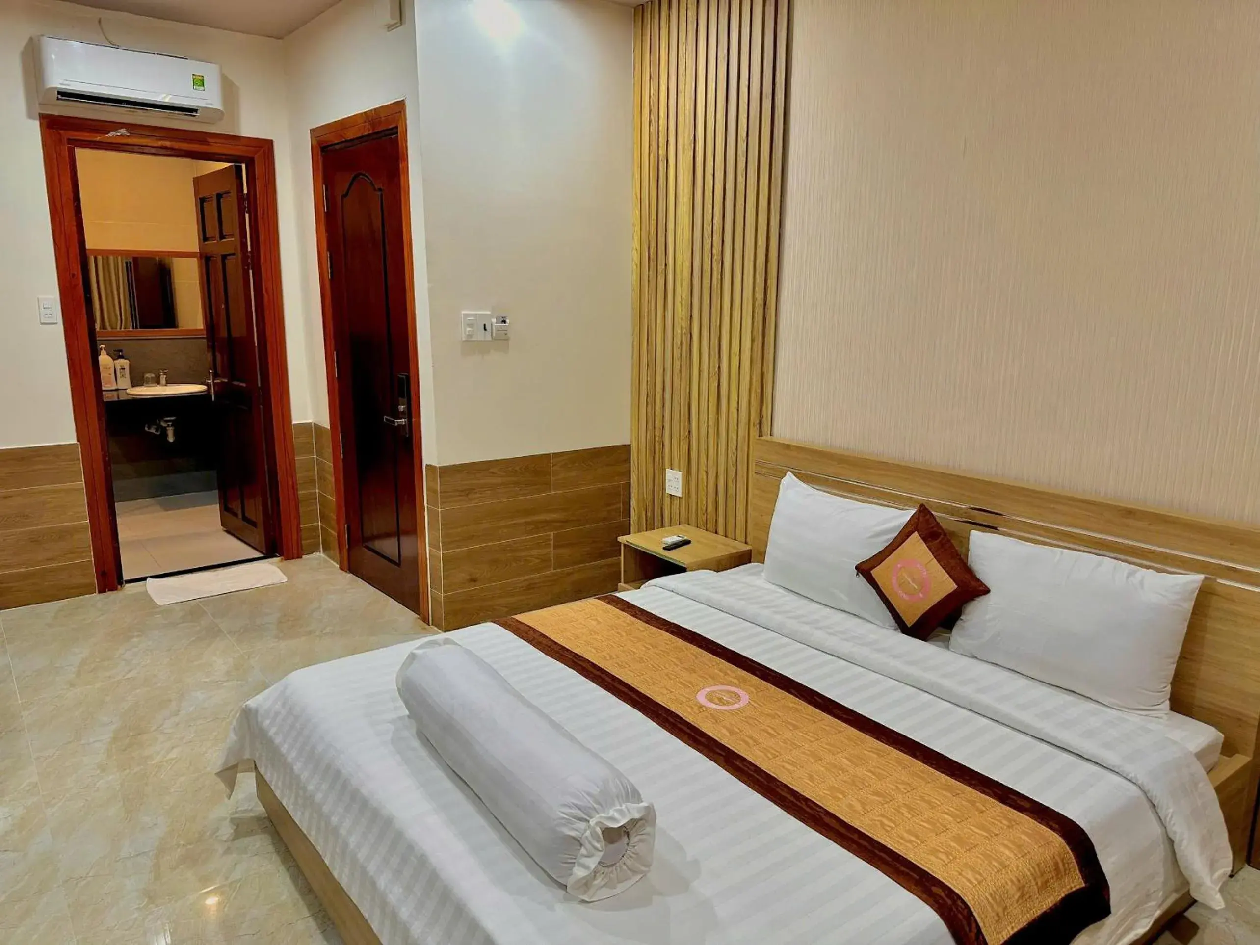 Bedroom, Bed in Phuc Hung 2 Hotel Bedroom, Bed in Phuc Hung 2 Hotel