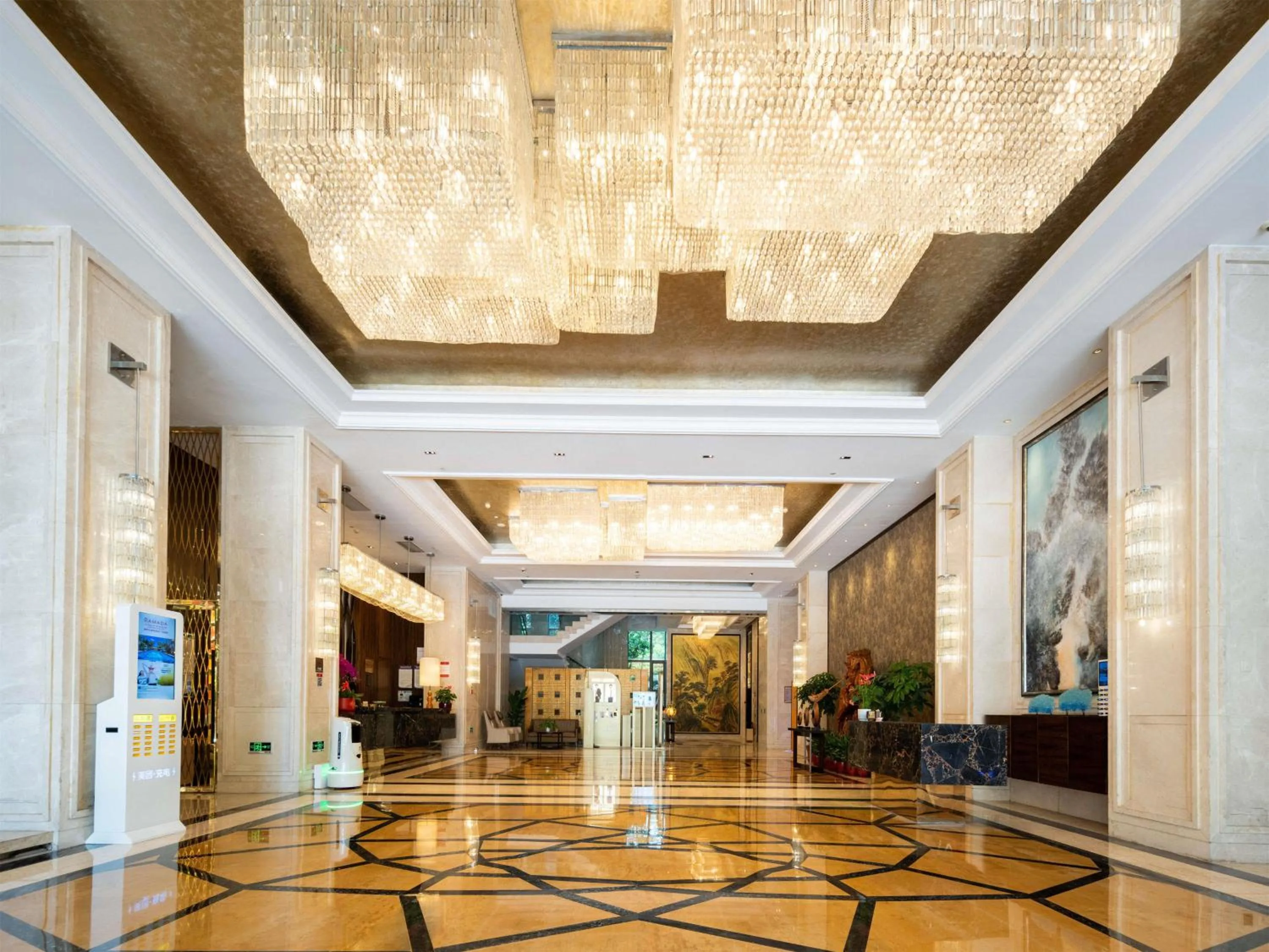 Lobby or reception in Ramada Plaza By Wyndham Fuzhou South