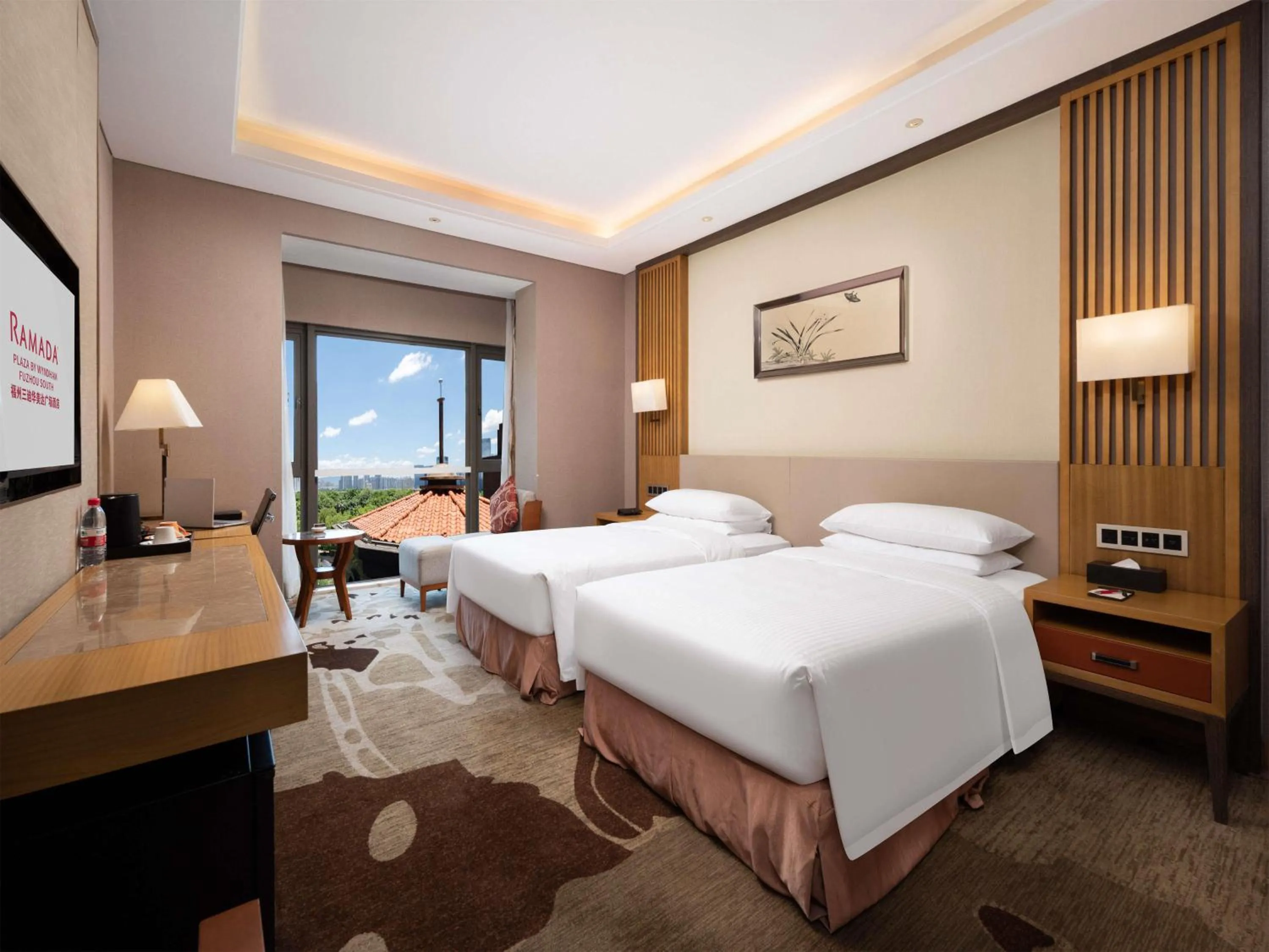 Photo of the whole room, Bed in Ramada Plaza By Wyndham Fuzhou South