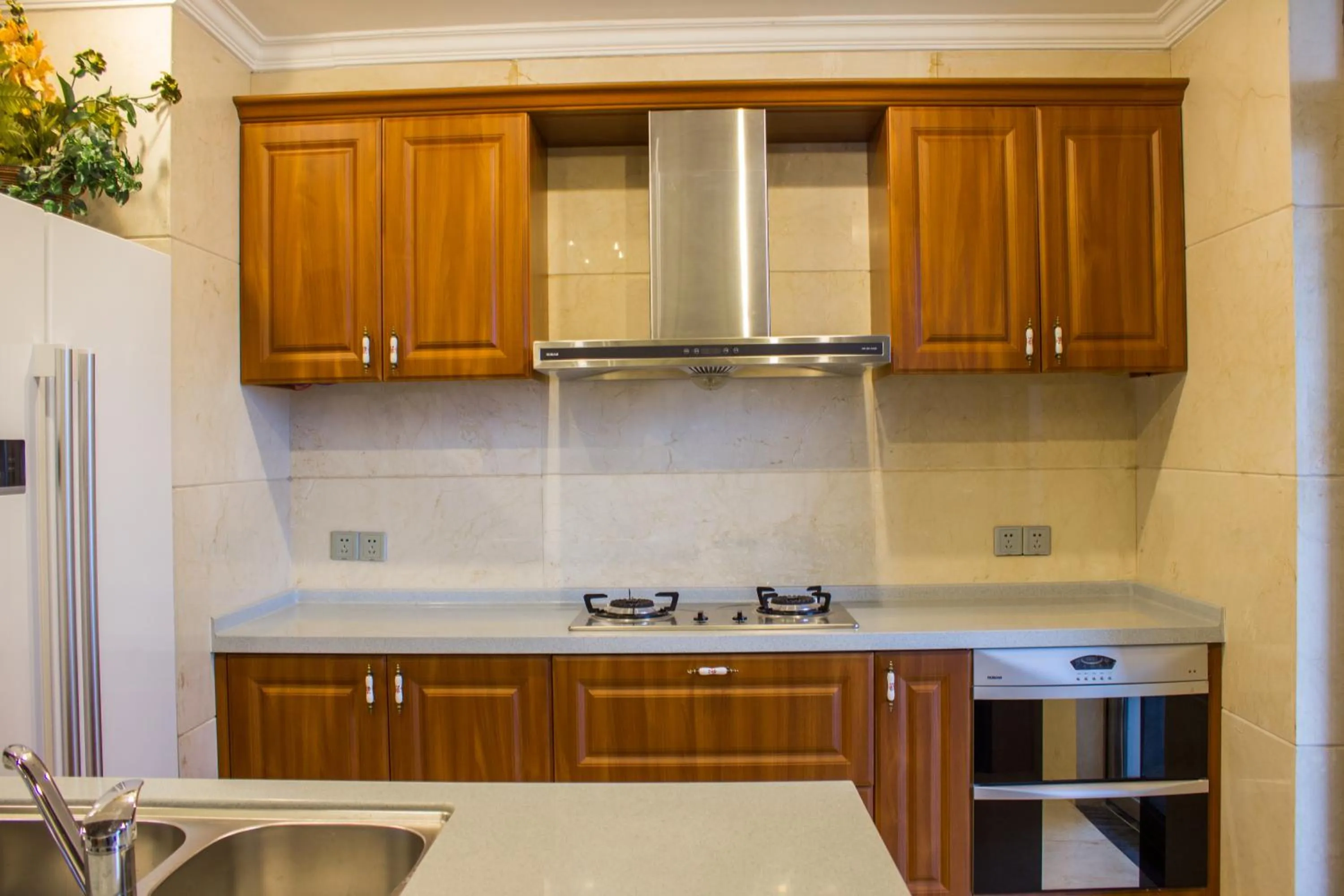 Kitchen or kitchenette in Ramada Plaza By Wyndham Fuzhou South