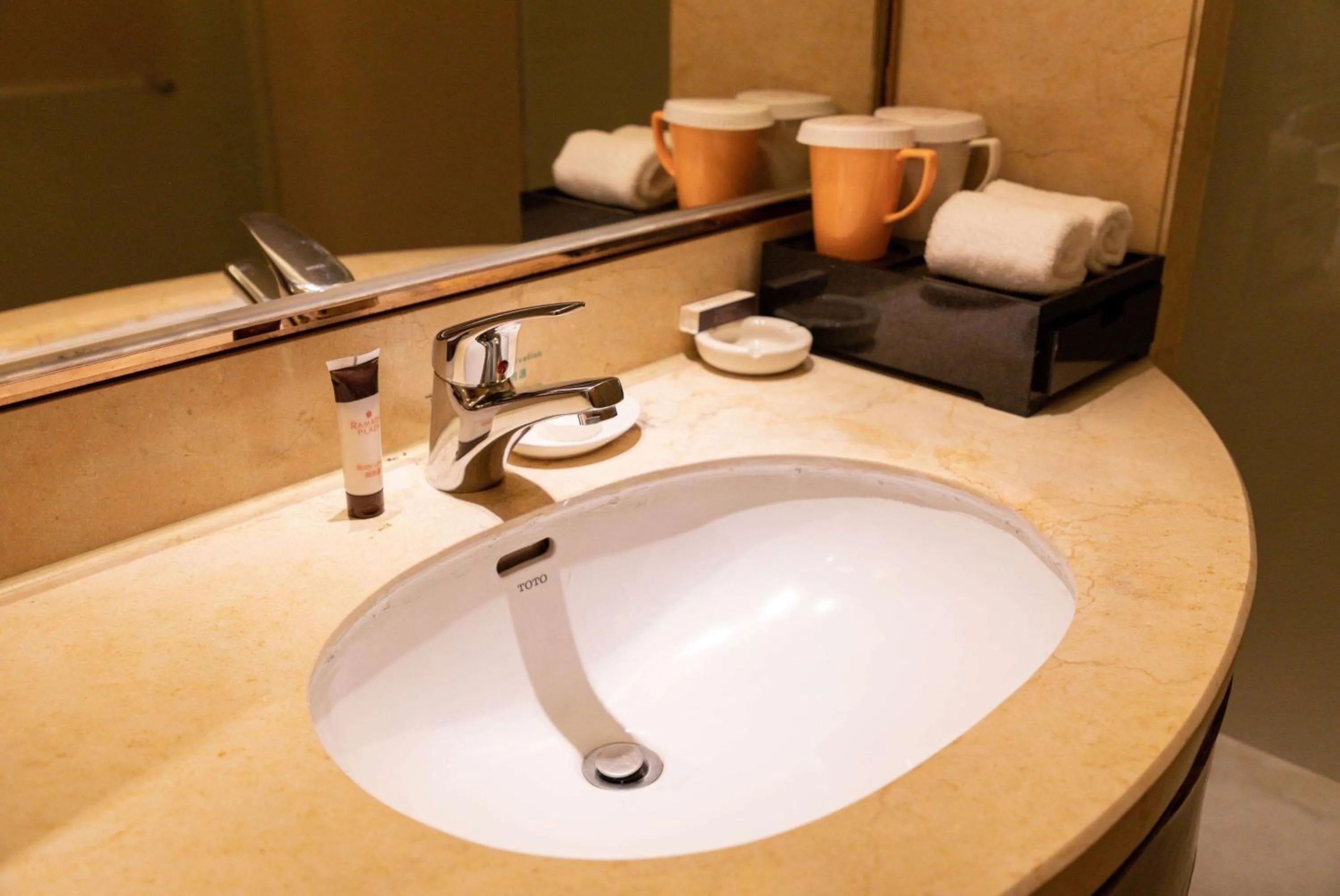 Bathroom in Ramada Plaza By Wyndham Fuzhou South