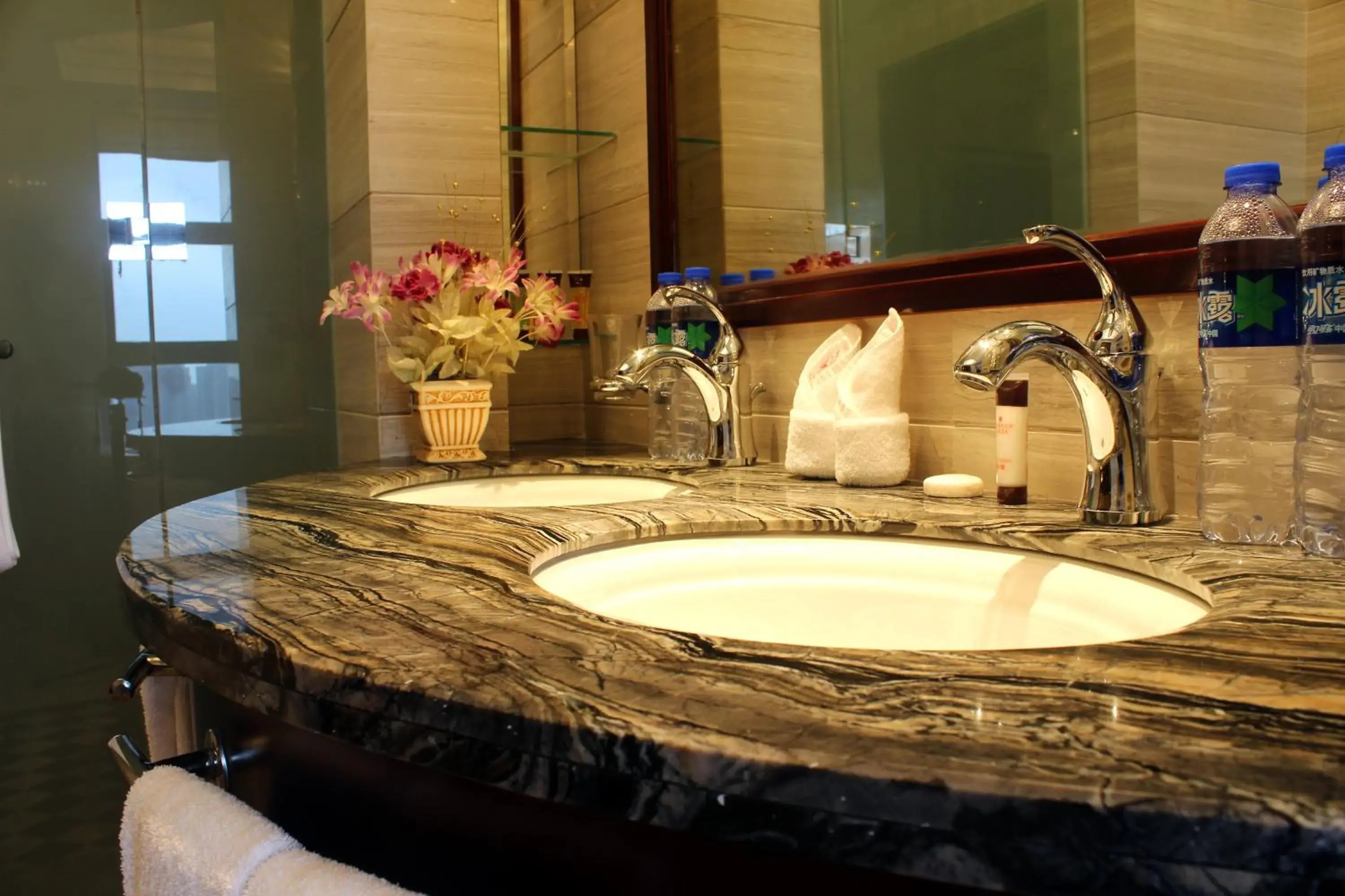 King Room - Non-Smoking in Ramada Plaza By Wyndham Fuzhou South King Room - Non-Smoking in Ramada Plaza By Wyndham Fuzhou South