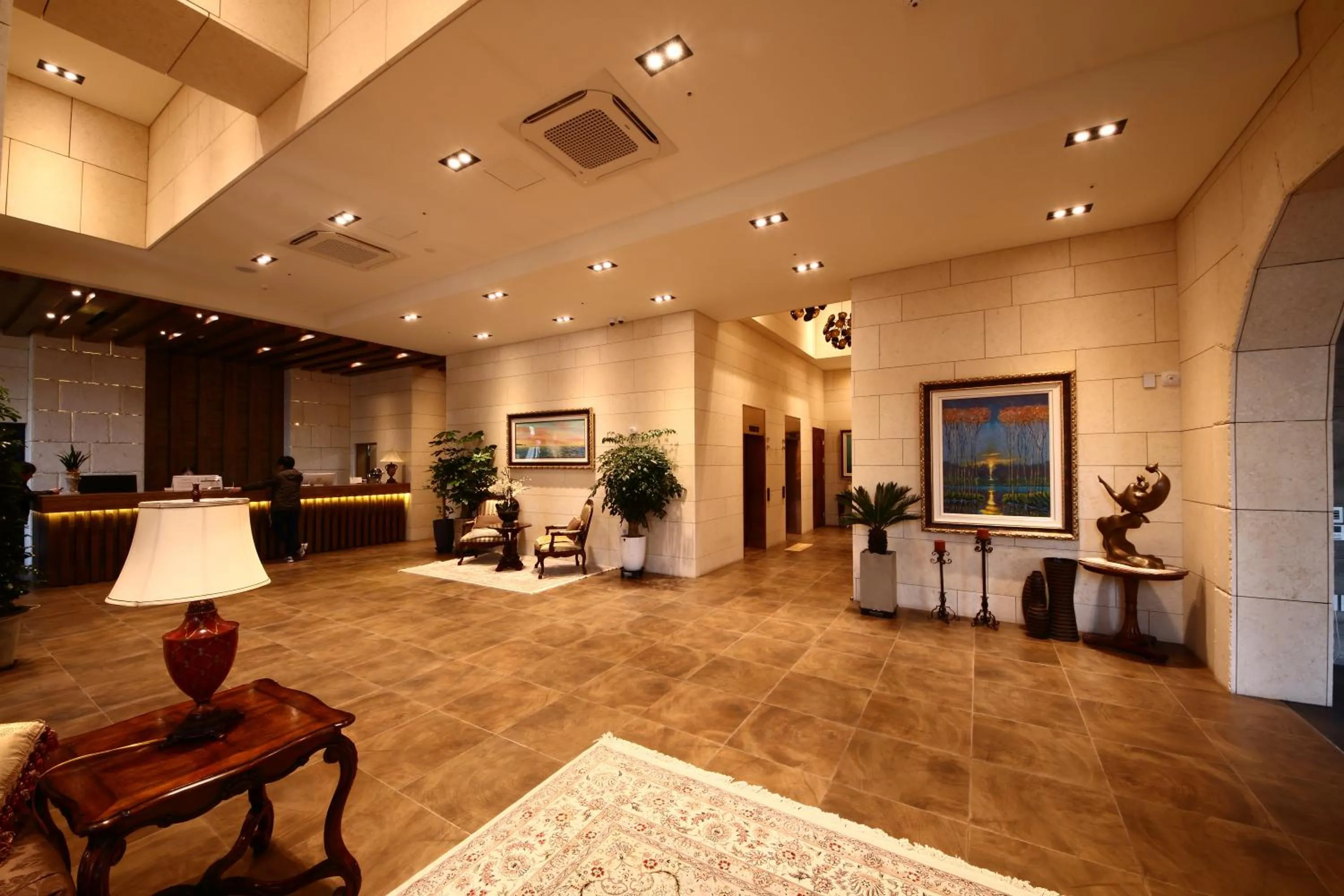 Lobby or reception in Benikea The H Hotel