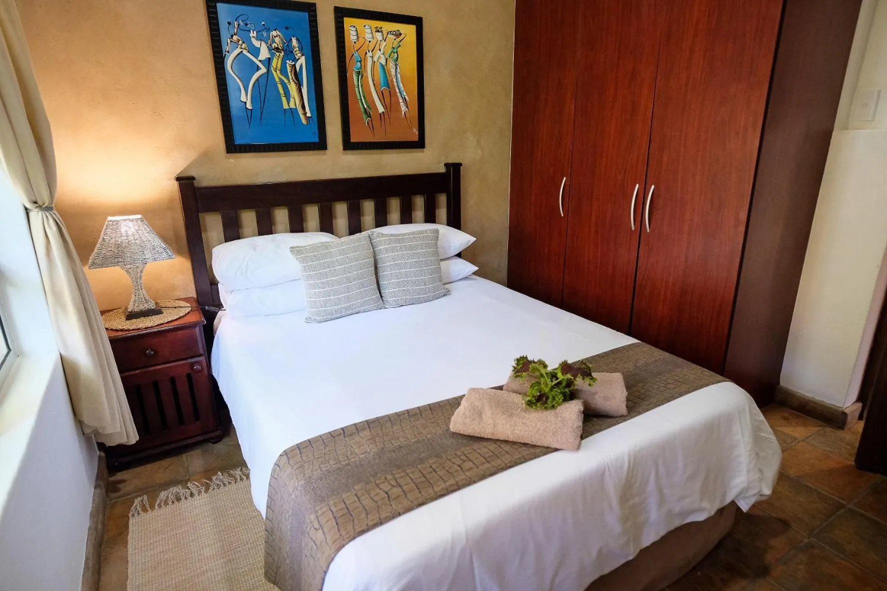 Bed in Ingwenya Lodge