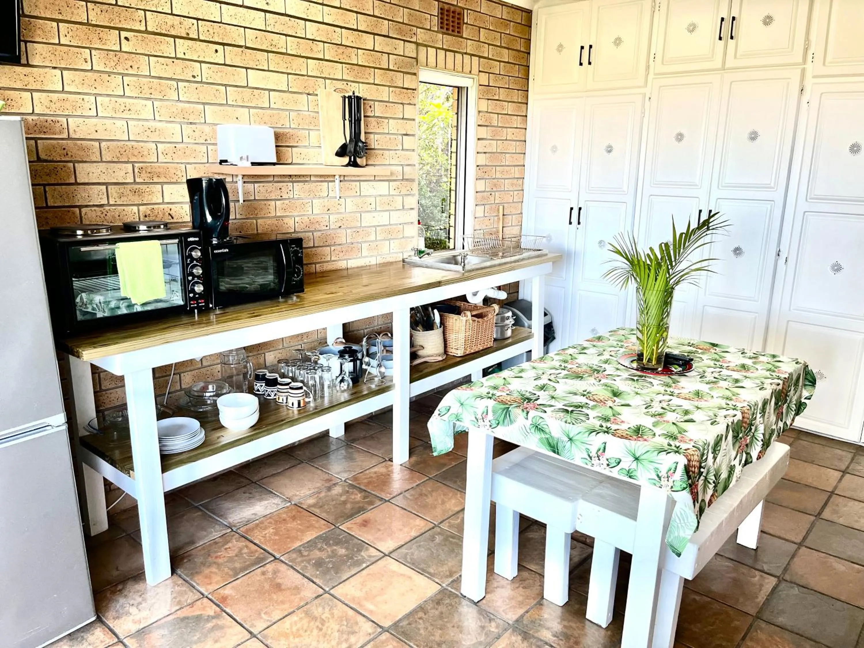 Kitchen or kitchenette in Ingwenya Lodge