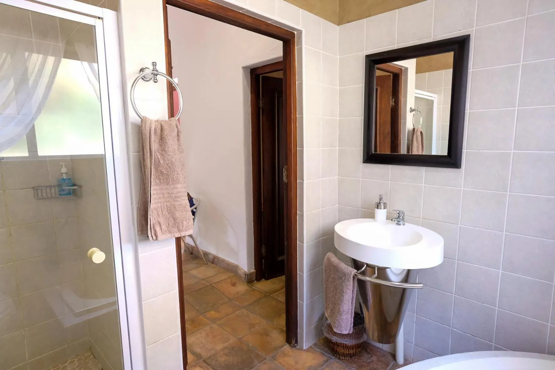 Shower in Ingwenya Lodge