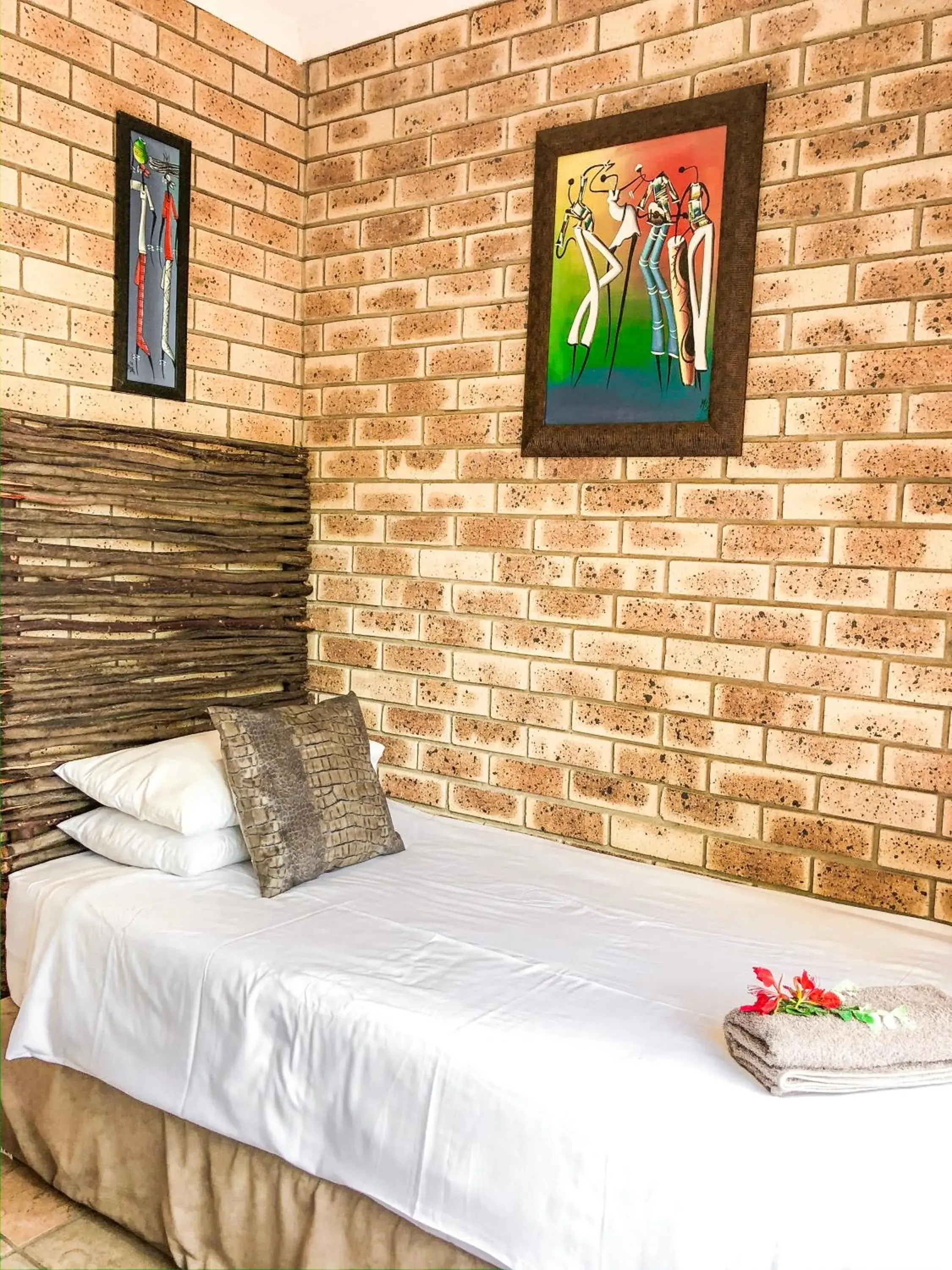 Bedroom, Bed in Ingwenya Lodge Bedroom, Bed in Ingwenya Lodge