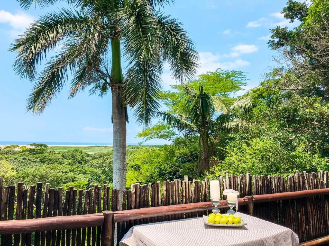 Balcony/Terrace in Ingwenya Lodge