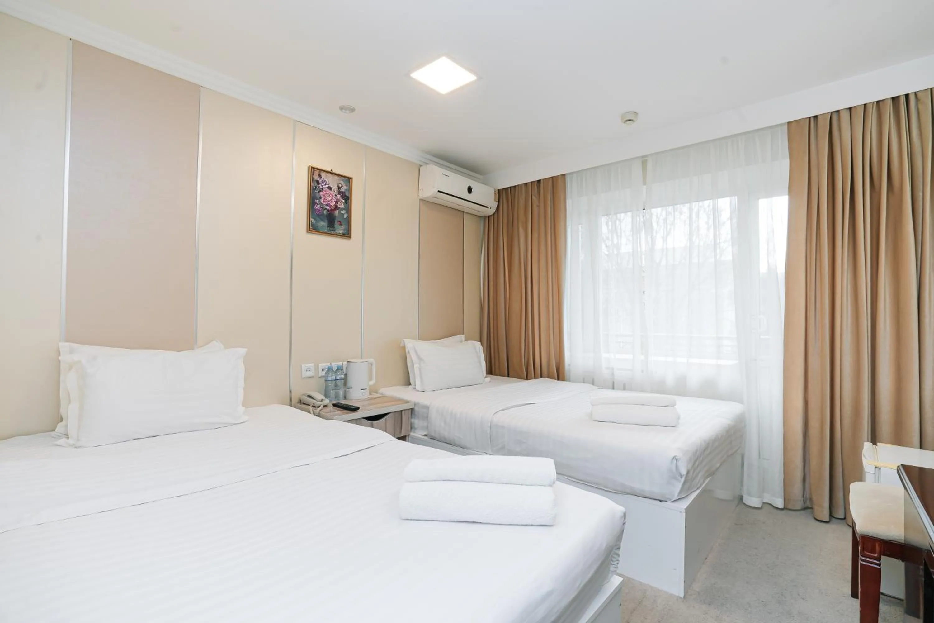 Double or Twin Room - single occupancy in Sayohat Hotel