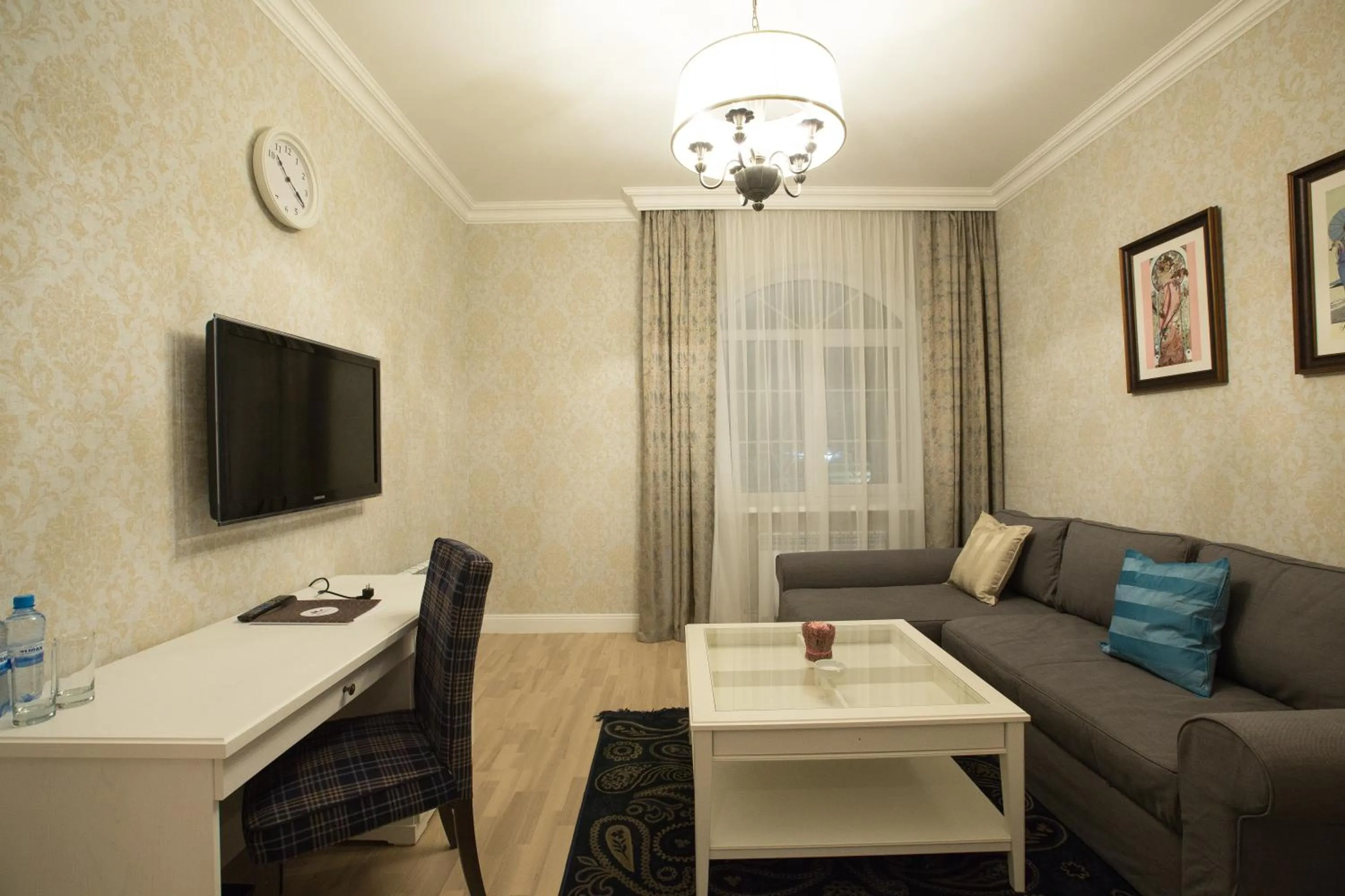 Living room in Hotel Monaco