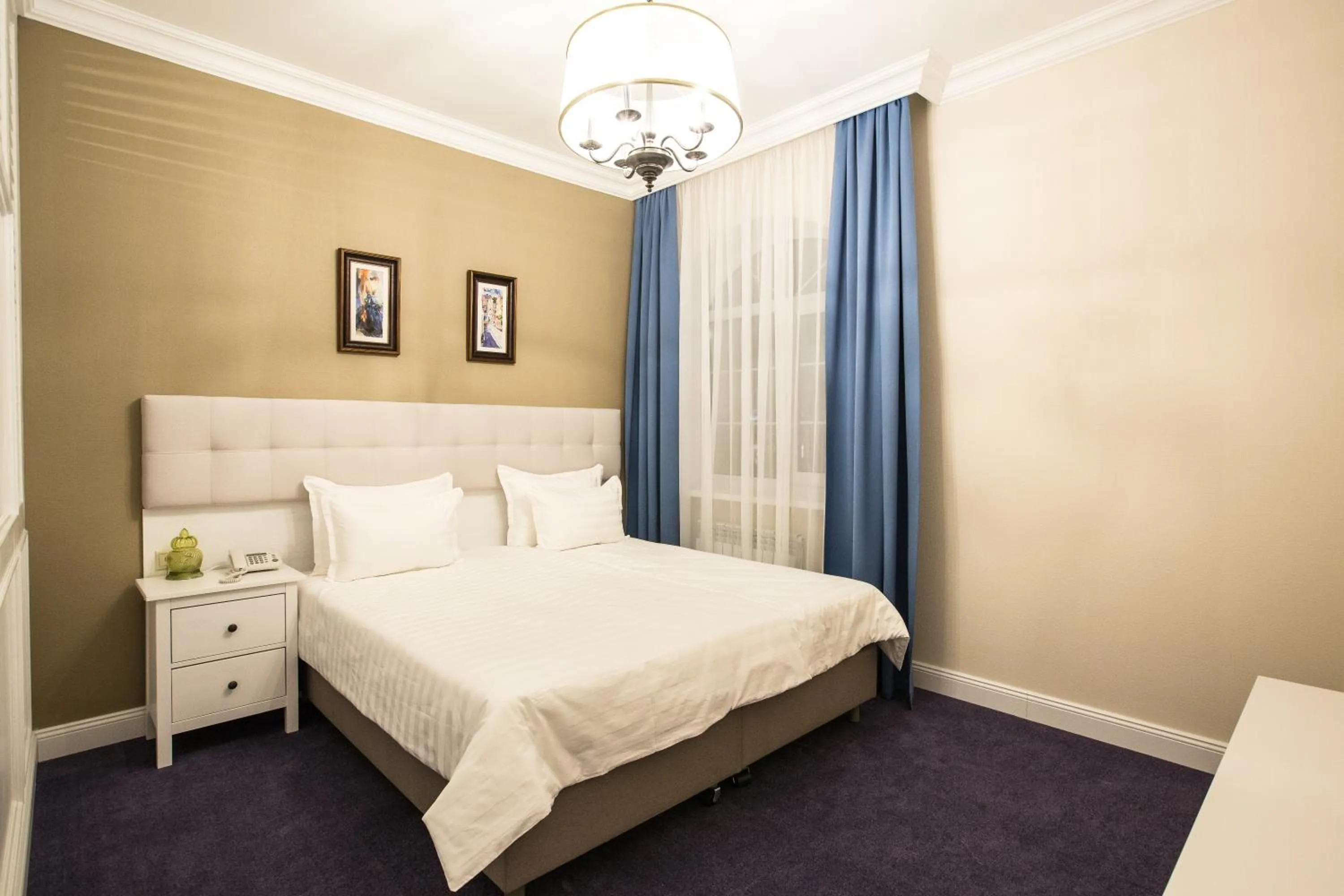 Bedroom, Bed in Hotel Monaco