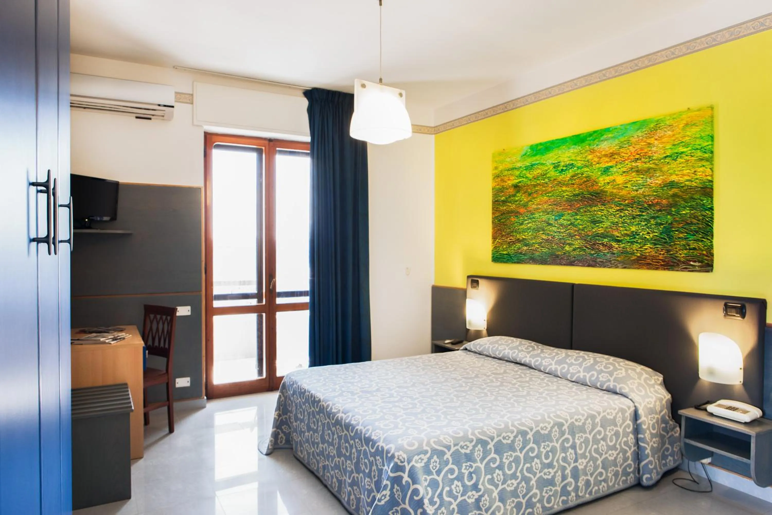 Photo of the whole room in Hotel Côte D'Est