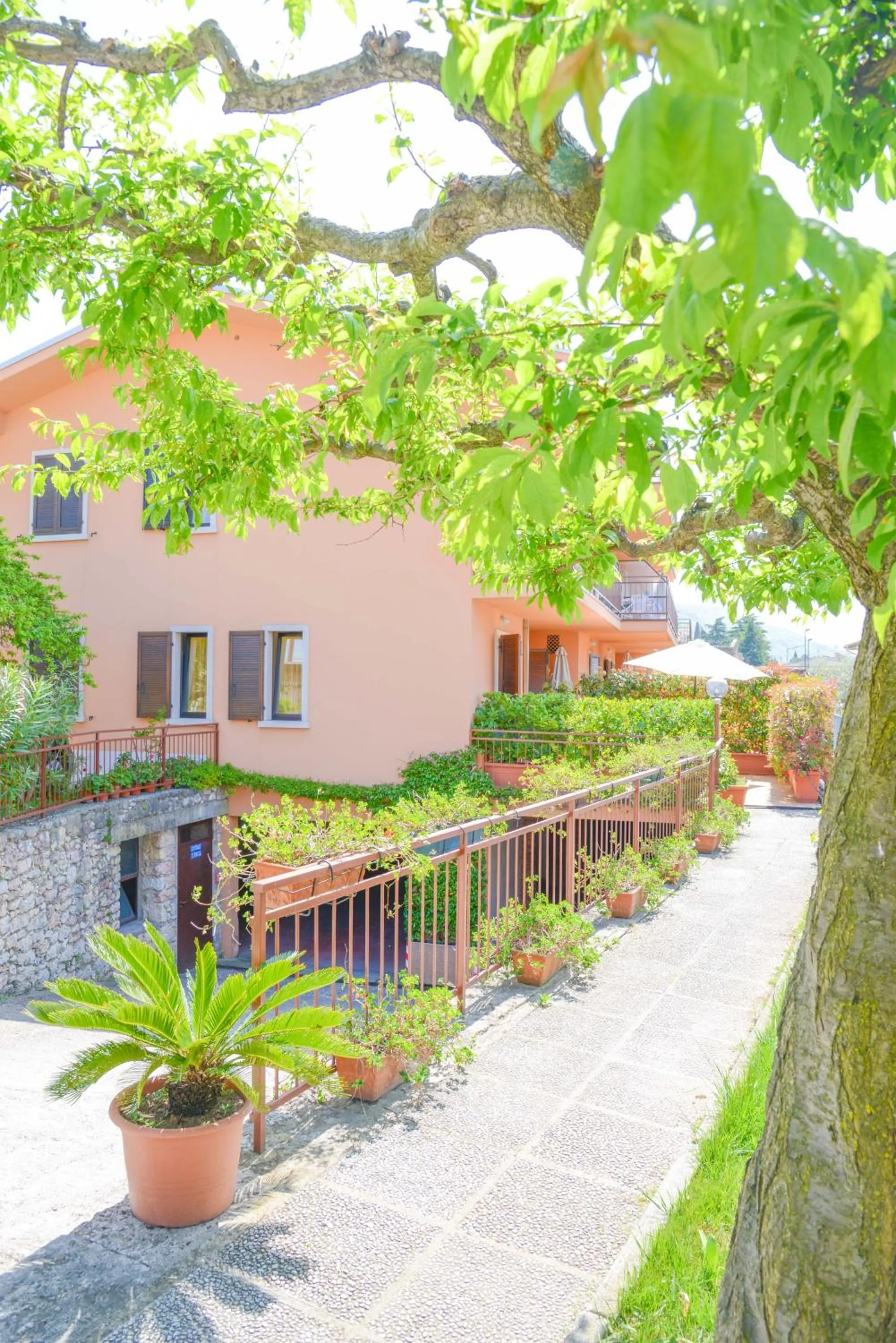 Property building in Garni Onda