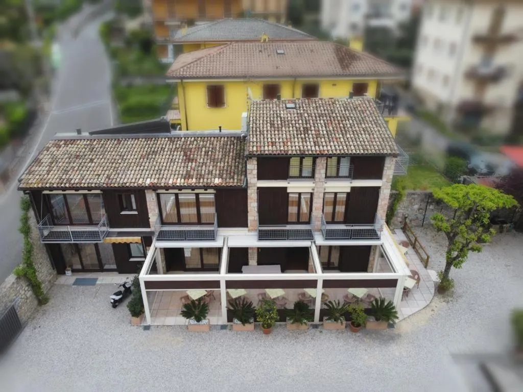 Property building in Garni Onda