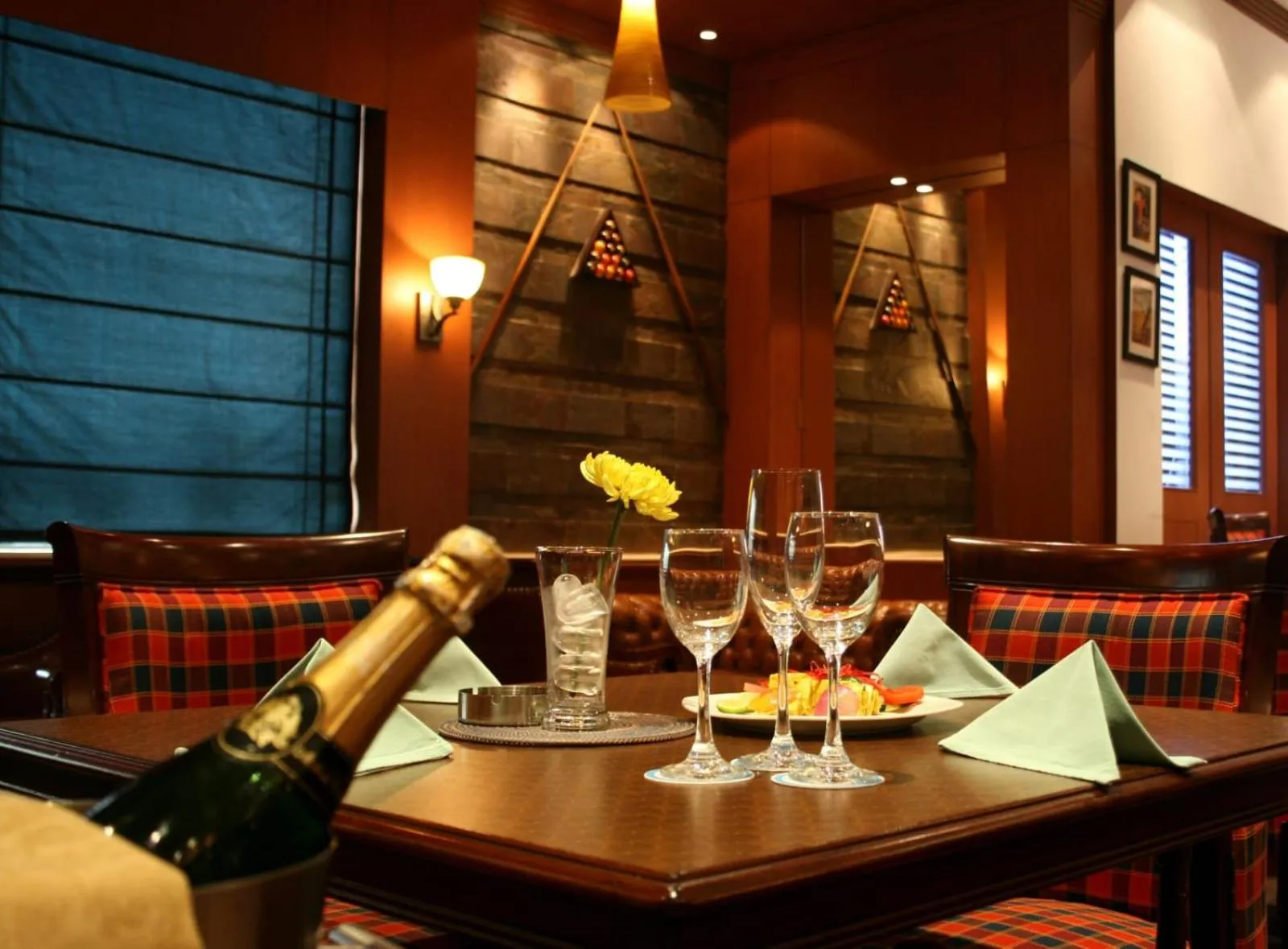 Lounge or bar in Hotel Aroma Suites Delhi Airport