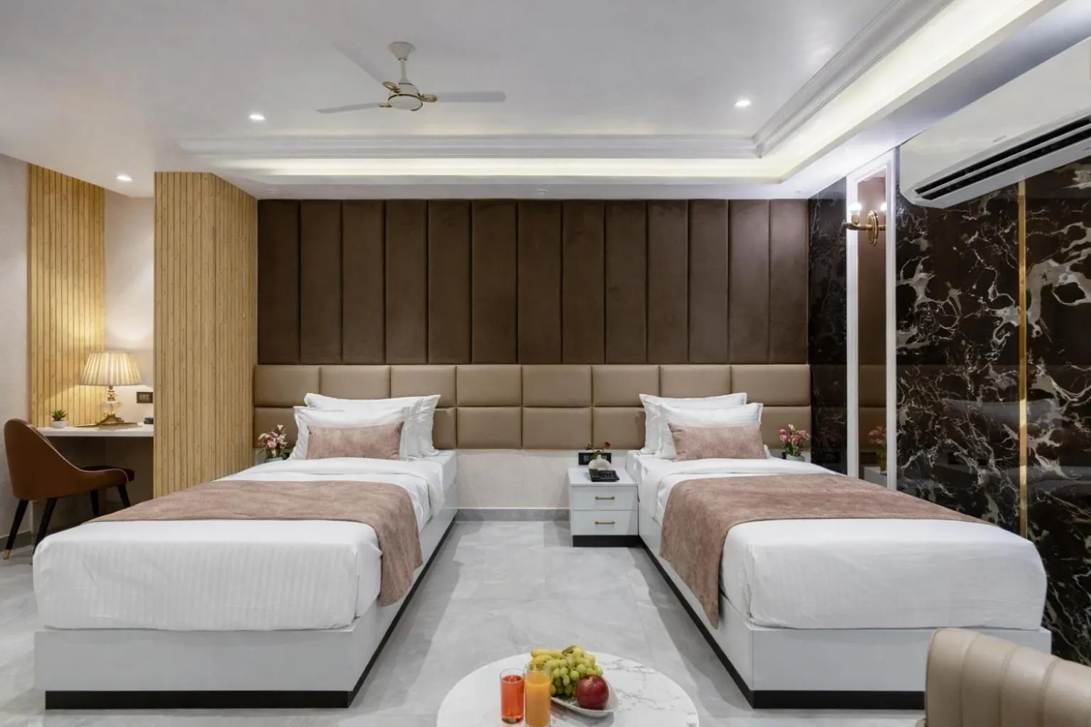 Photo of the whole room, Bed in Hotel Aroma Suites Delhi Airport