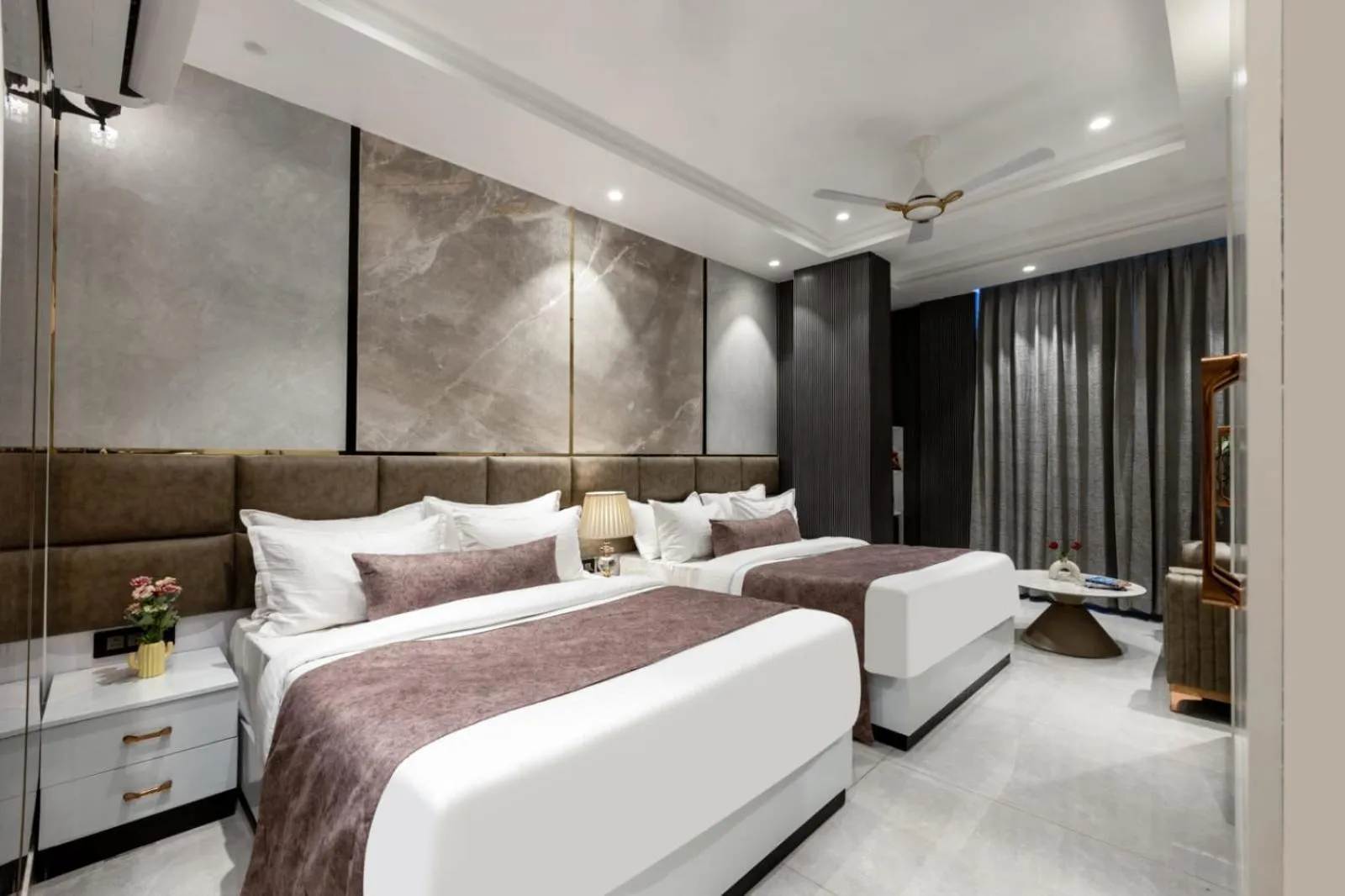 Photo of the whole room, Bed in Hotel Aroma Suites Delhi Airport