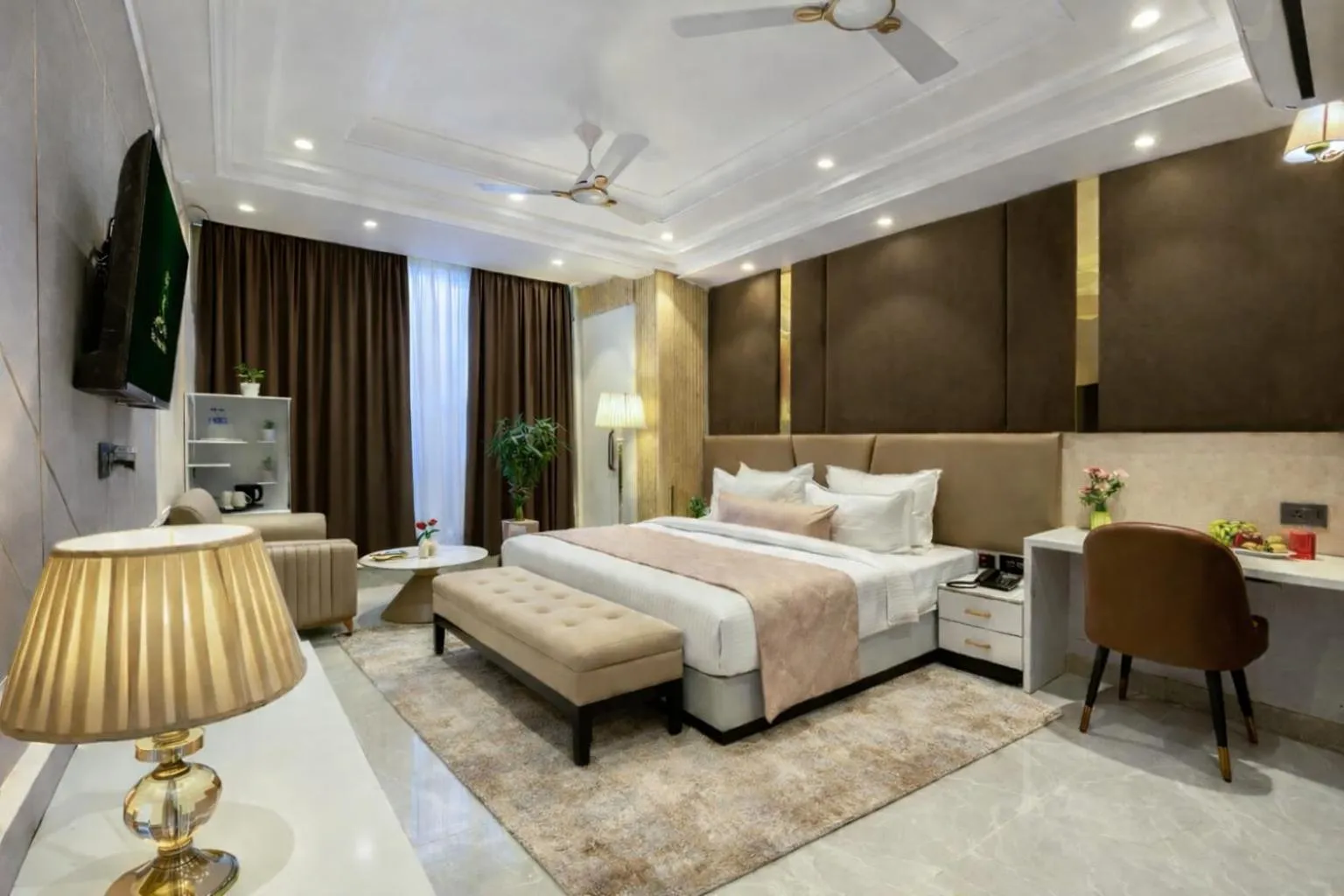 Photo of the whole room, Bed in Hotel Aroma Suites Delhi Airport