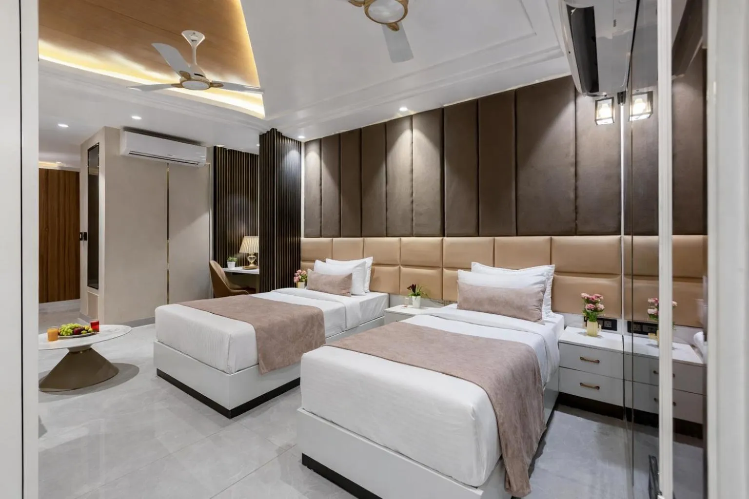 Photo of the whole room, Bed in Hotel Aroma Suites Delhi Airport