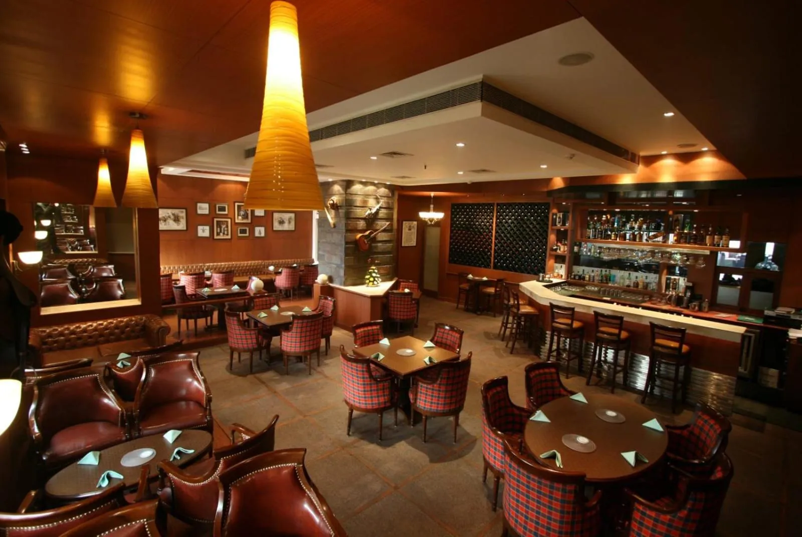 Lounge or bar in Hotel Aroma Suites Delhi Airport