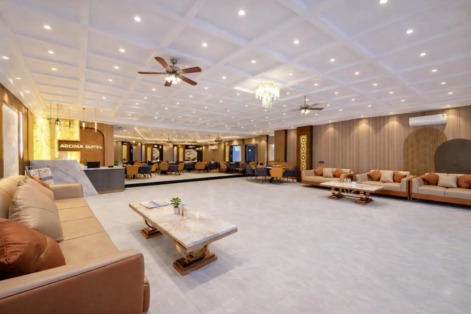Lobby or reception in Hotel Aroma Suites Delhi Airport