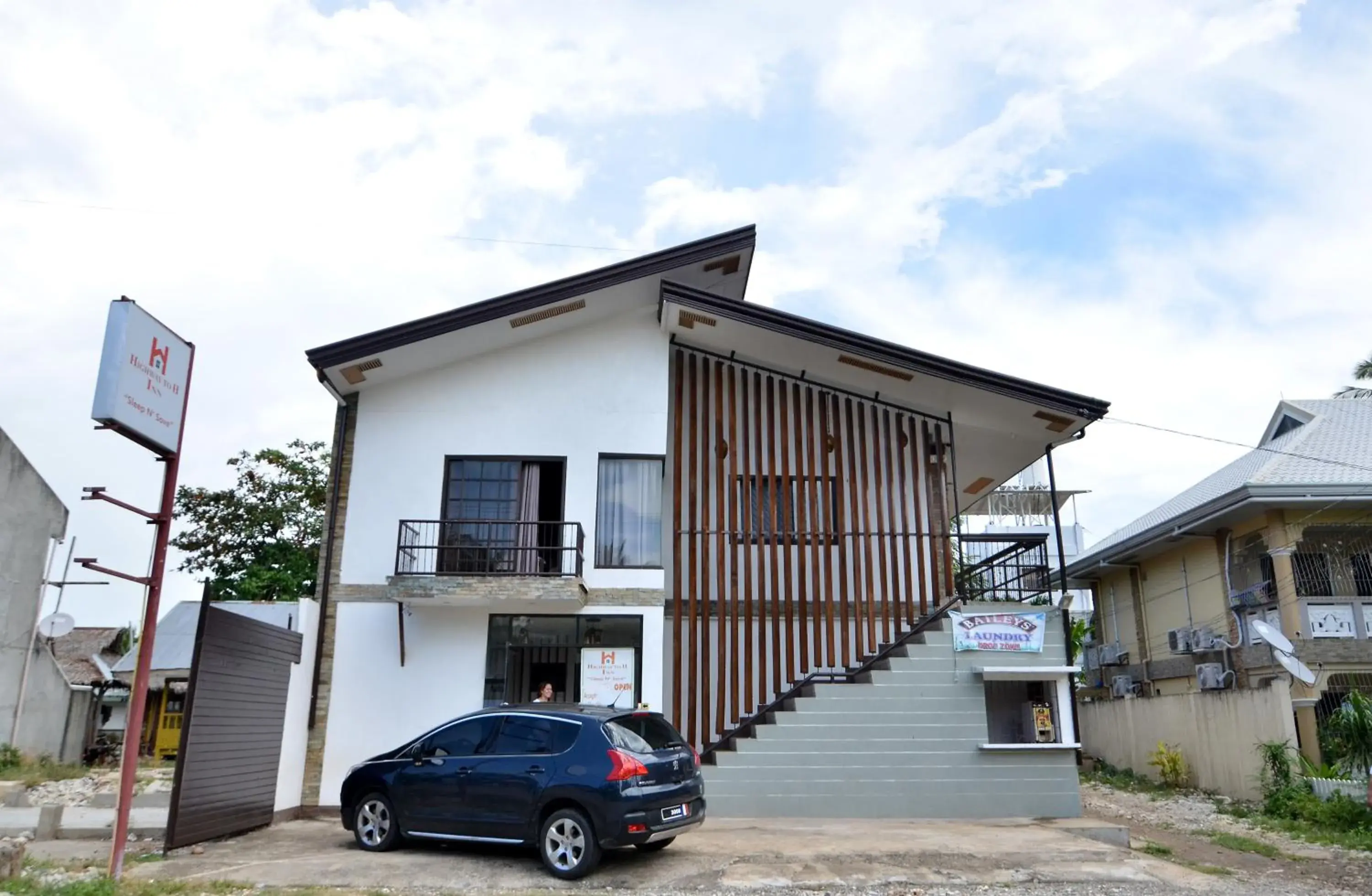 Property building, Facade/Entrance in Highway To H Inn Property building, Facade/Entrance in Highway To H Inn