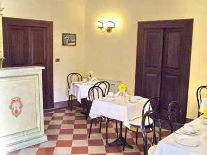 Restaurant/places to eat in Palazzo Senape De Pace
