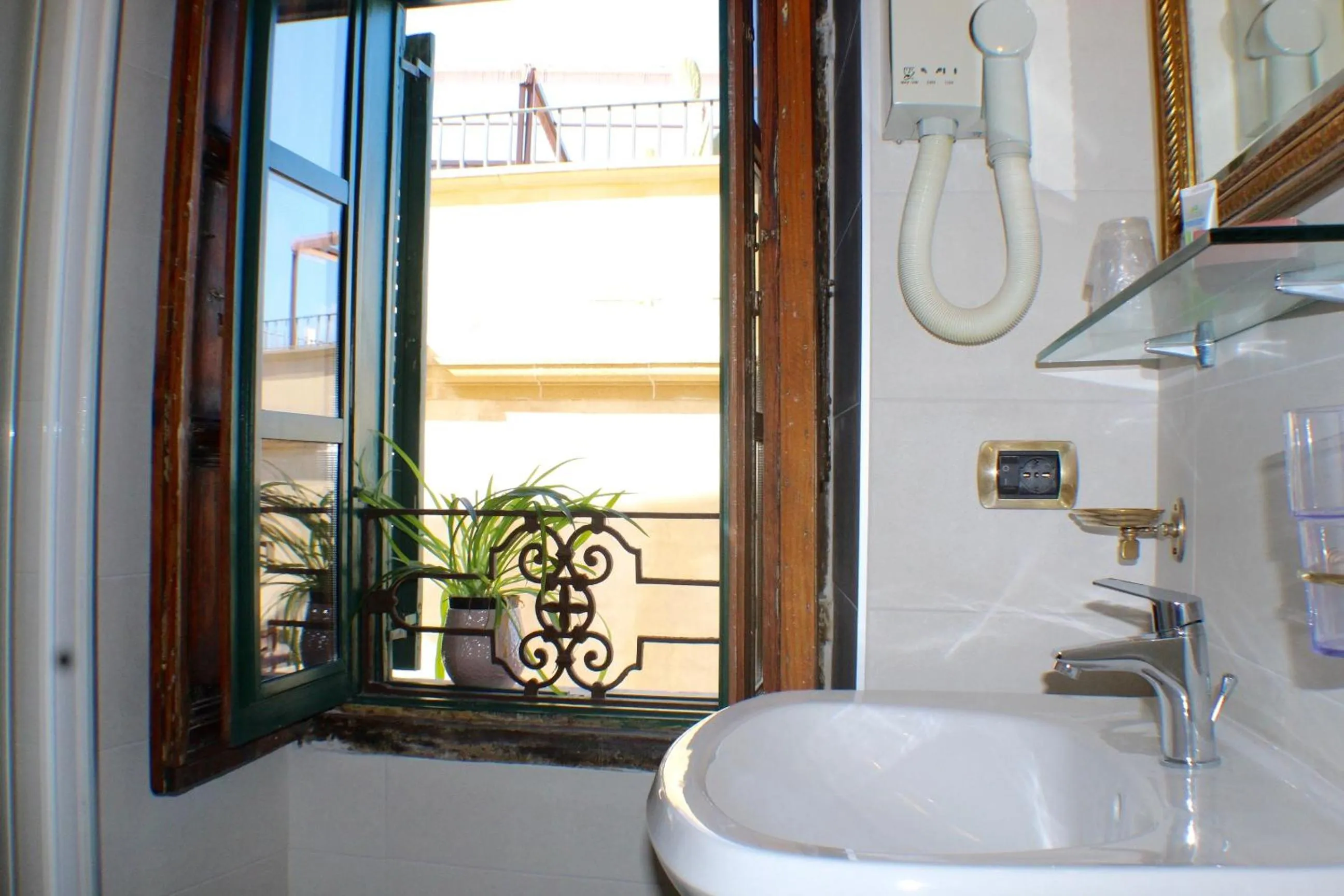 Bathroom in Palazzo Senape De Pace