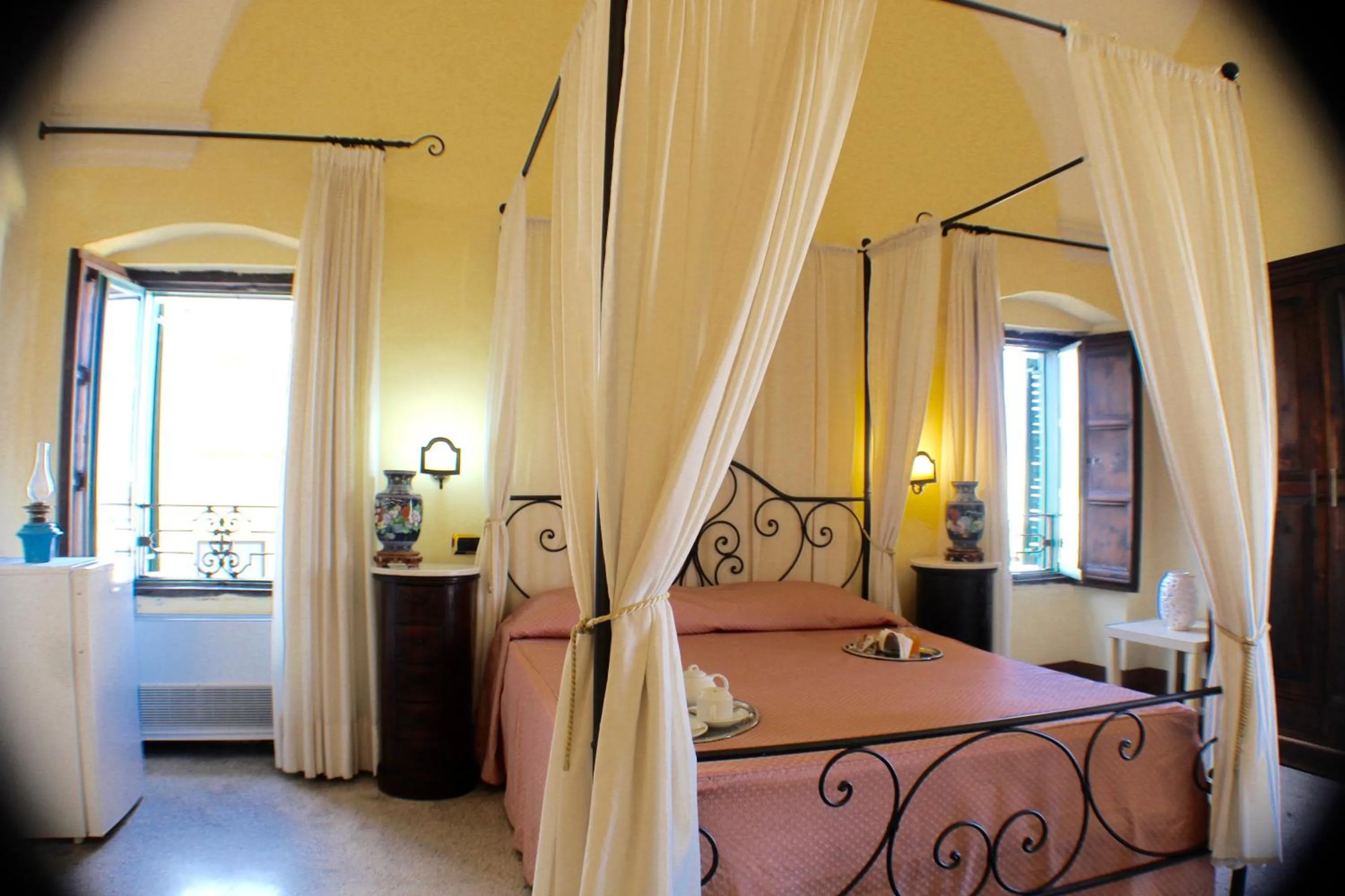 Photo of the whole room, Bed in Palazzo Senape De Pace