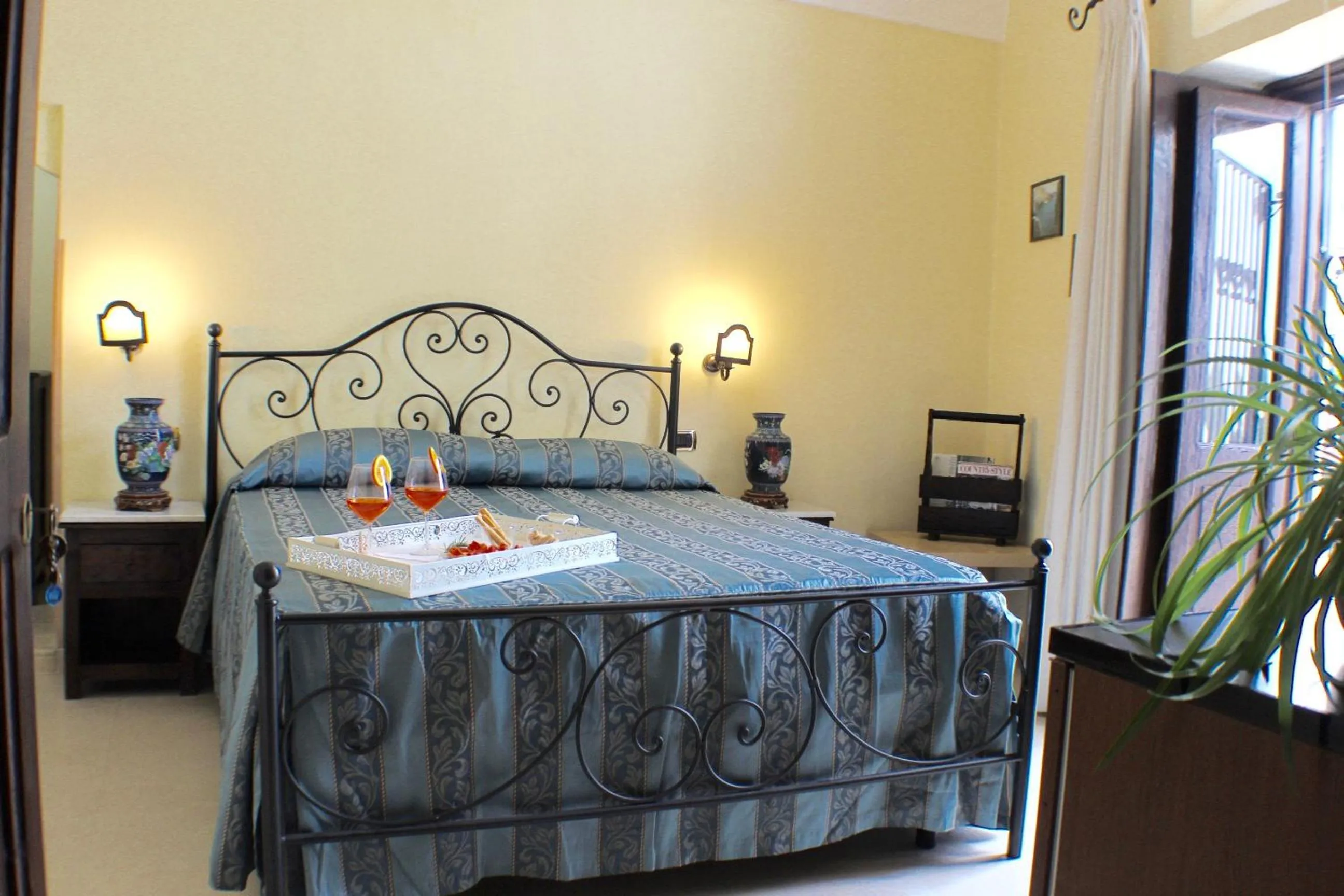 Photo of the whole room, Bed in Palazzo Senape De Pace