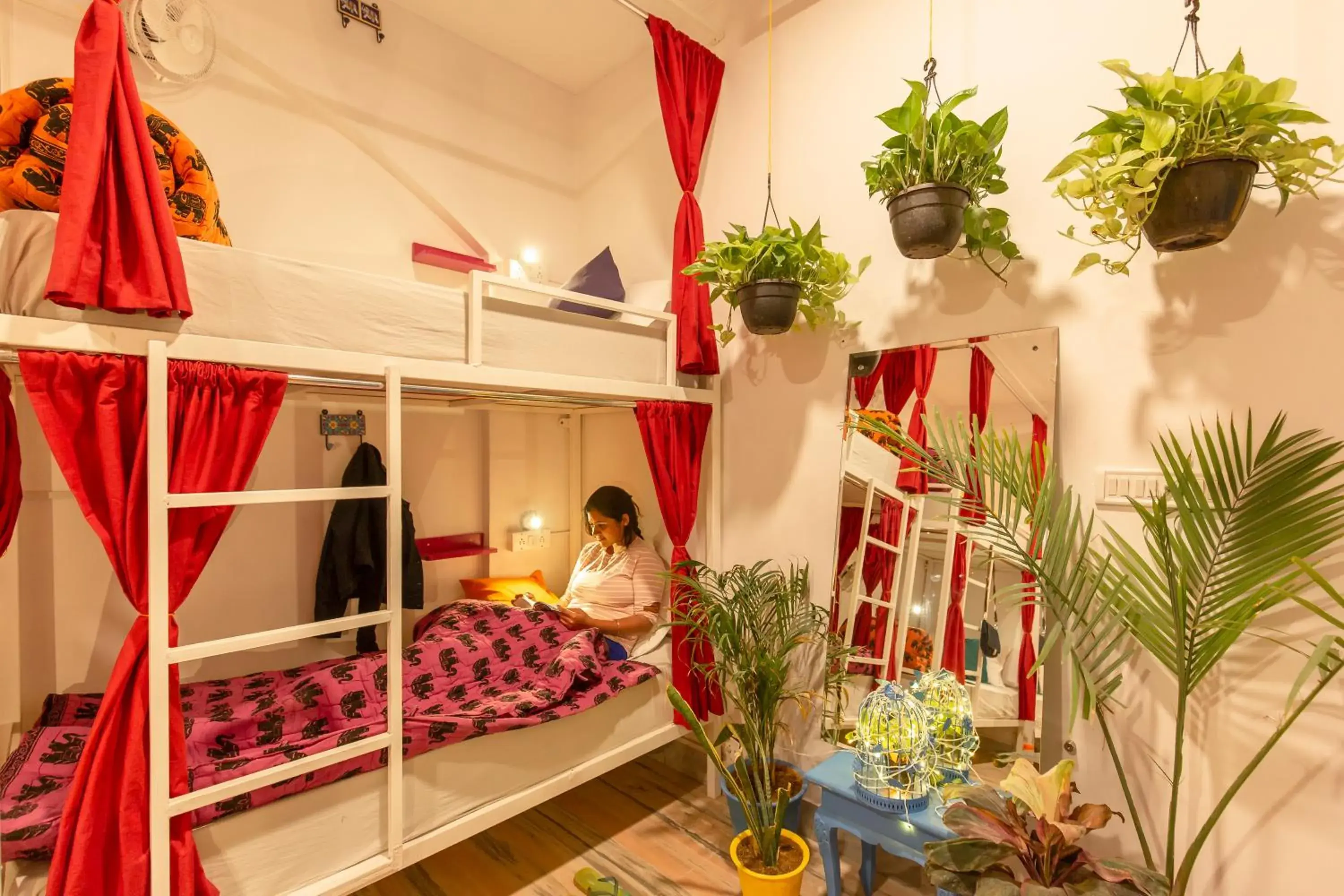 Bed in goSTOPS Lite Jaipur Bed in goSTOPS Lite Jaipur