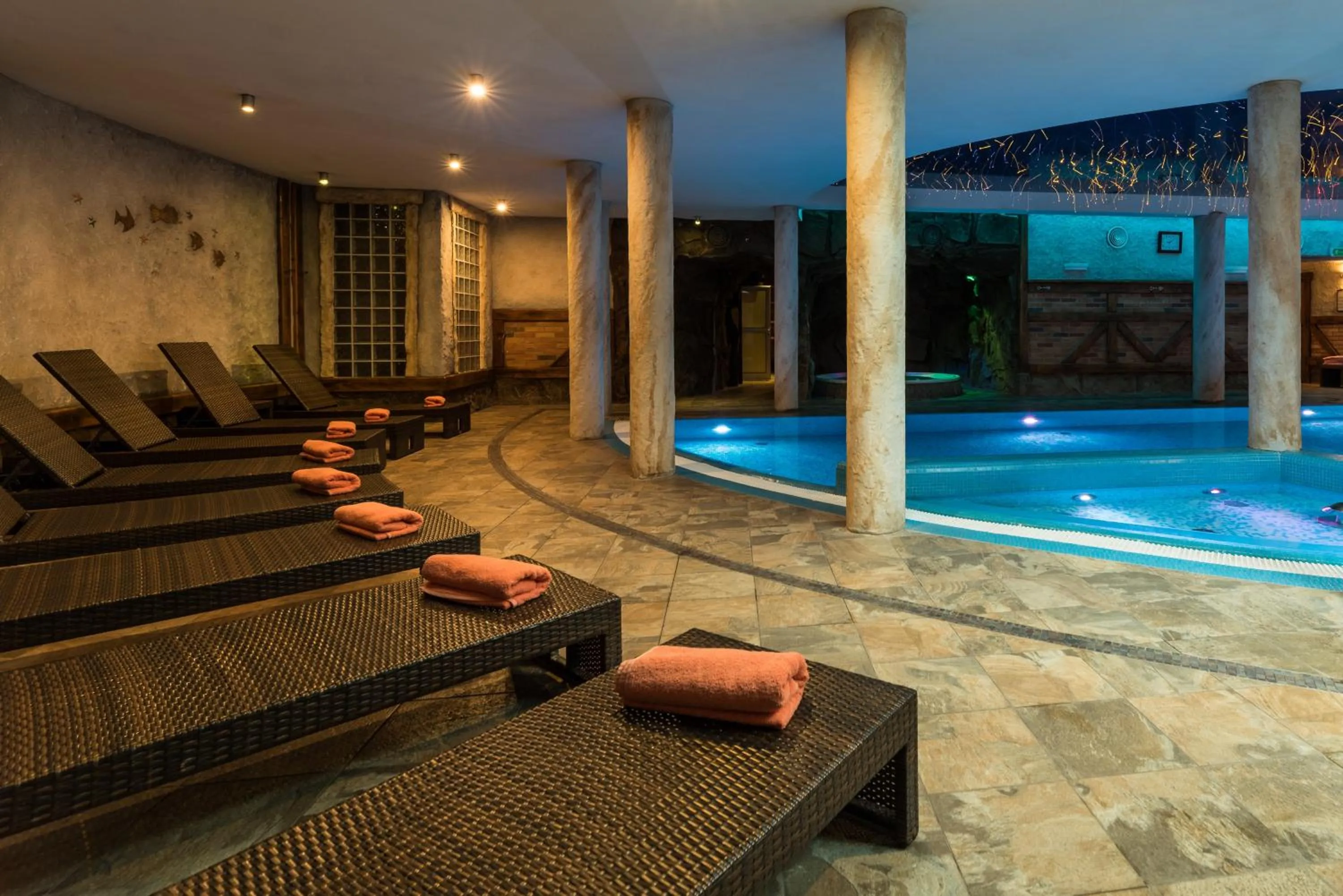 Pool view in Hotel Kryształ Conference & Spa