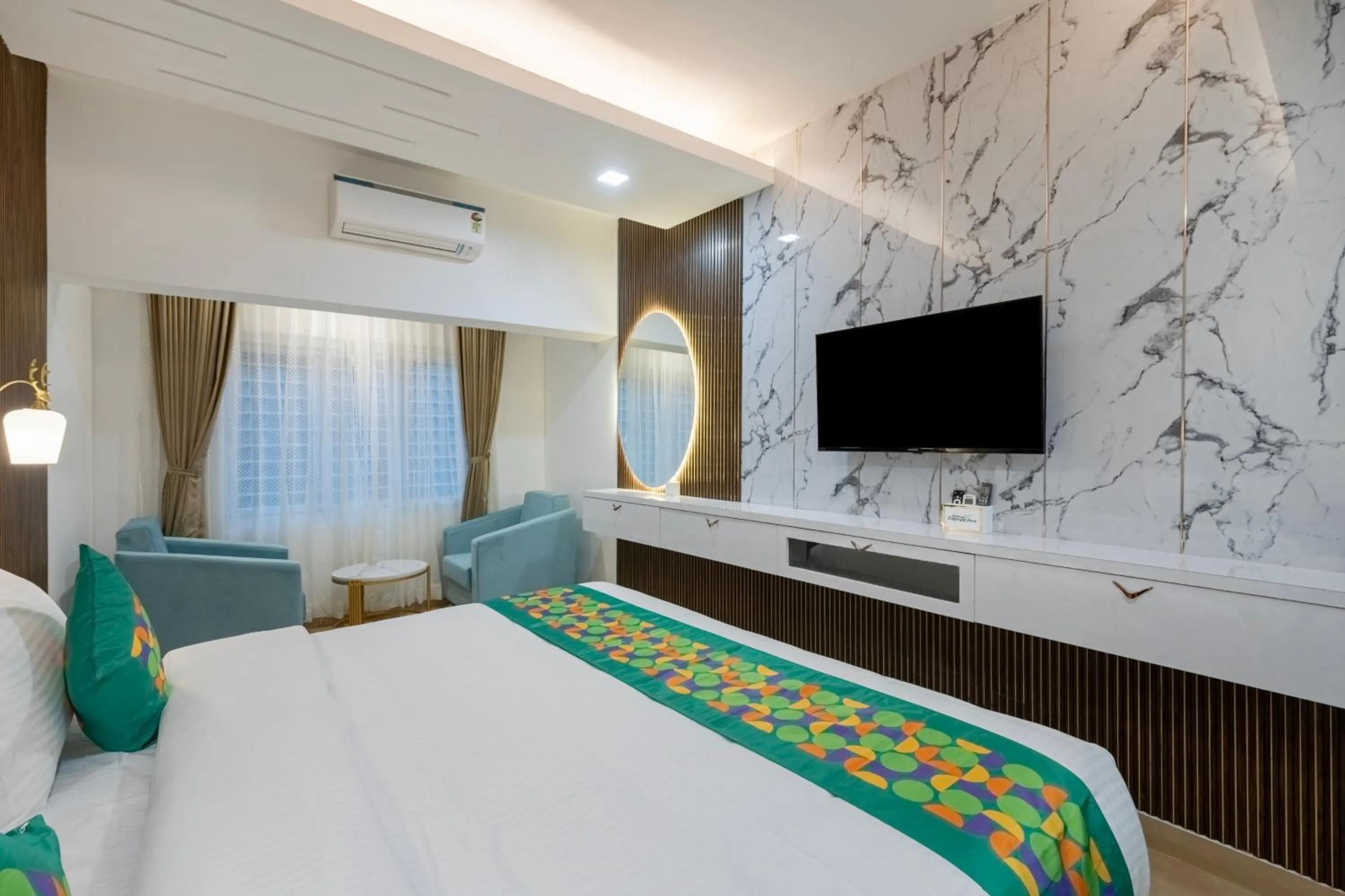 Bedroom, Bed in Treebo Premium Emerald Dove