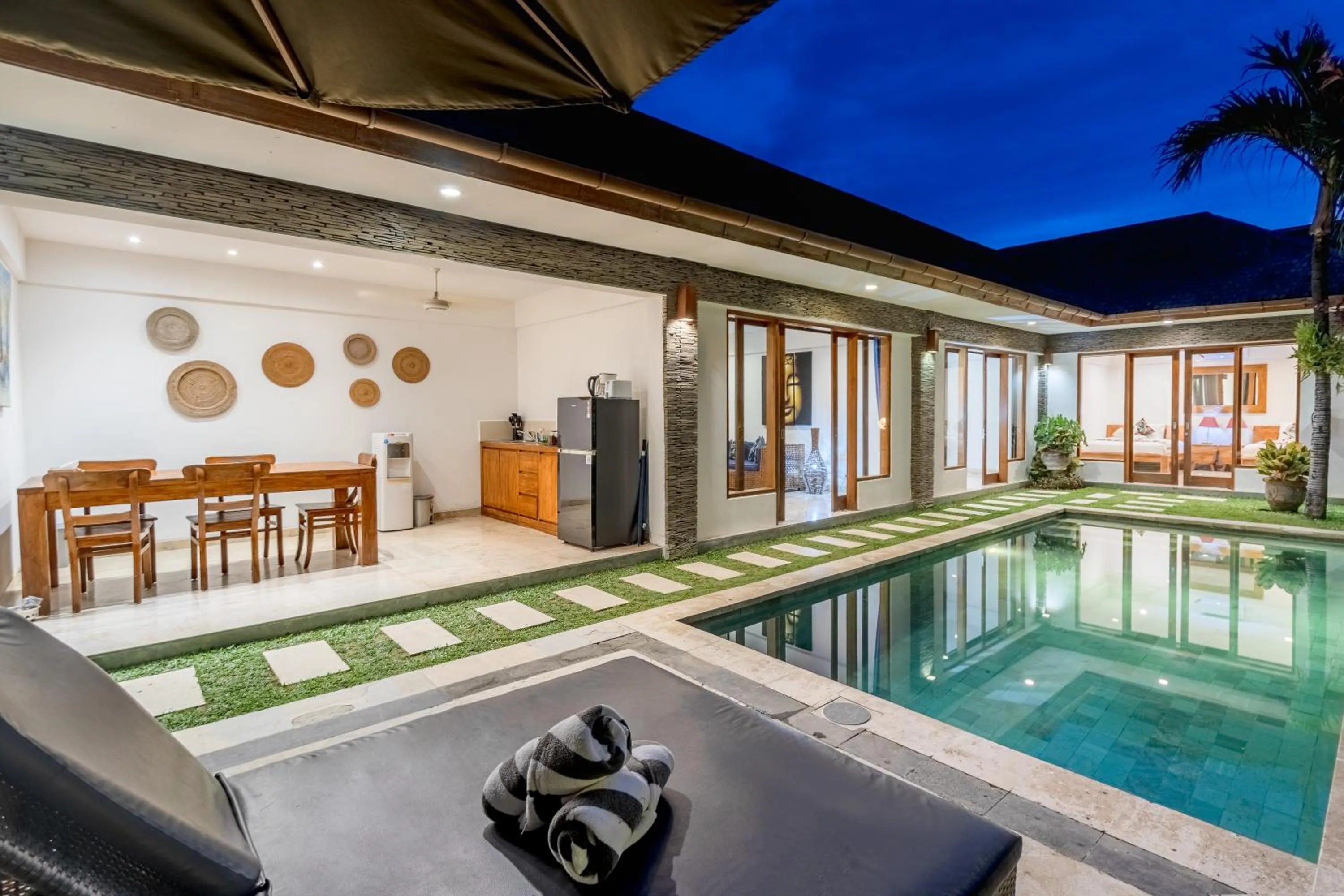 Swimming pool in Two Lizards Beach Villas