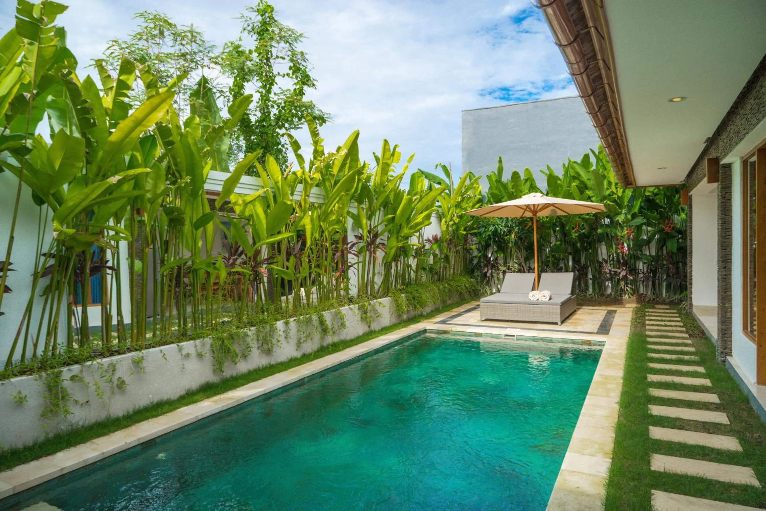 Day in Two Lizards Beach Villas