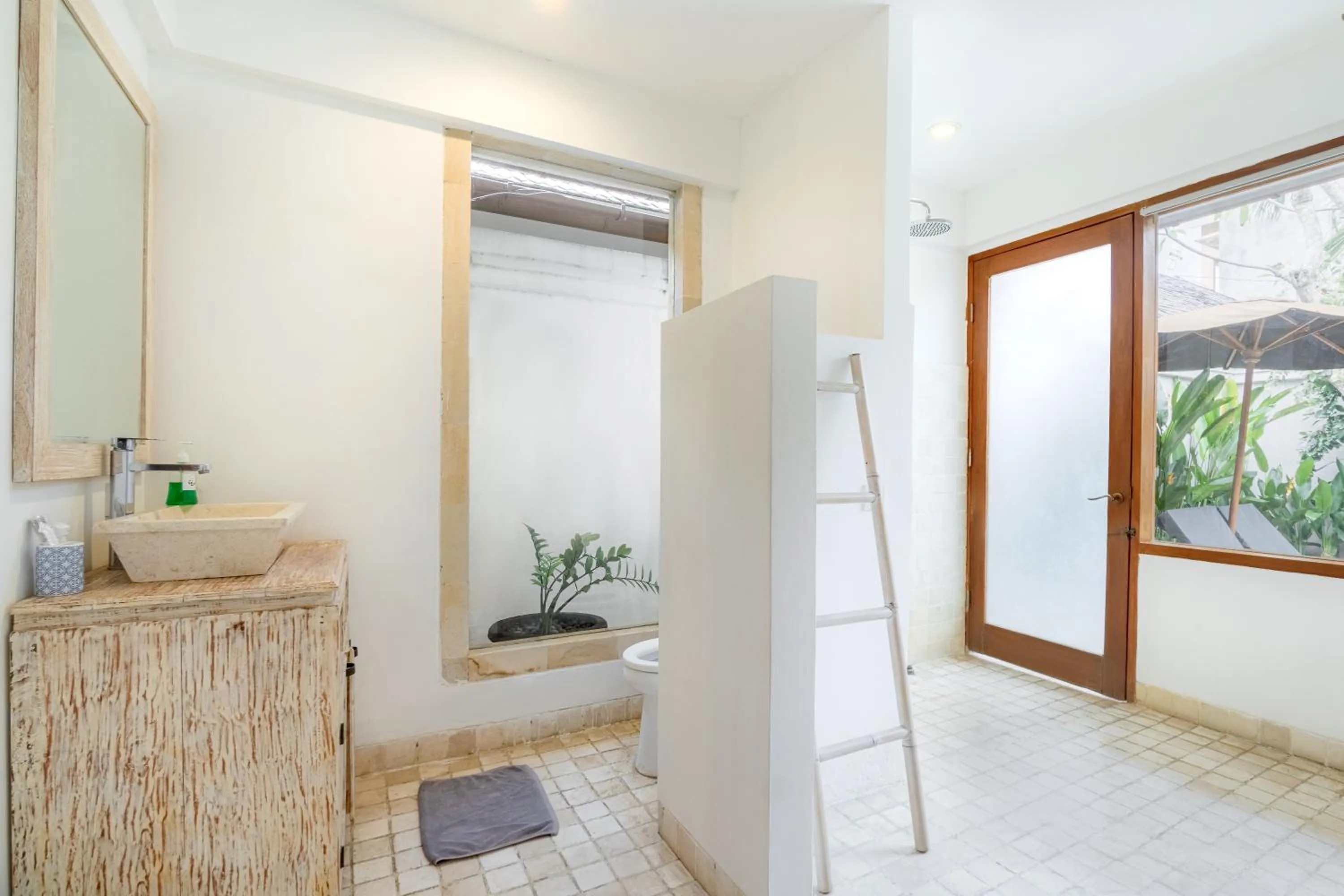 Shower in Two Lizards Beach Villas