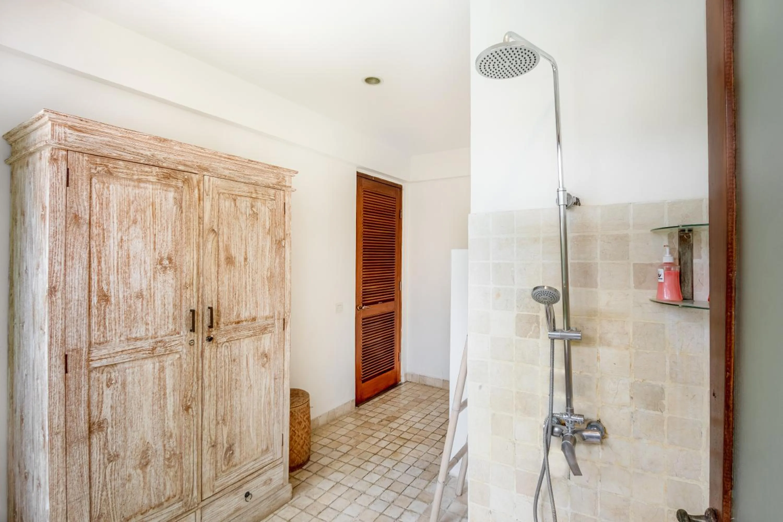 Shower in Two Lizards Beach Villas